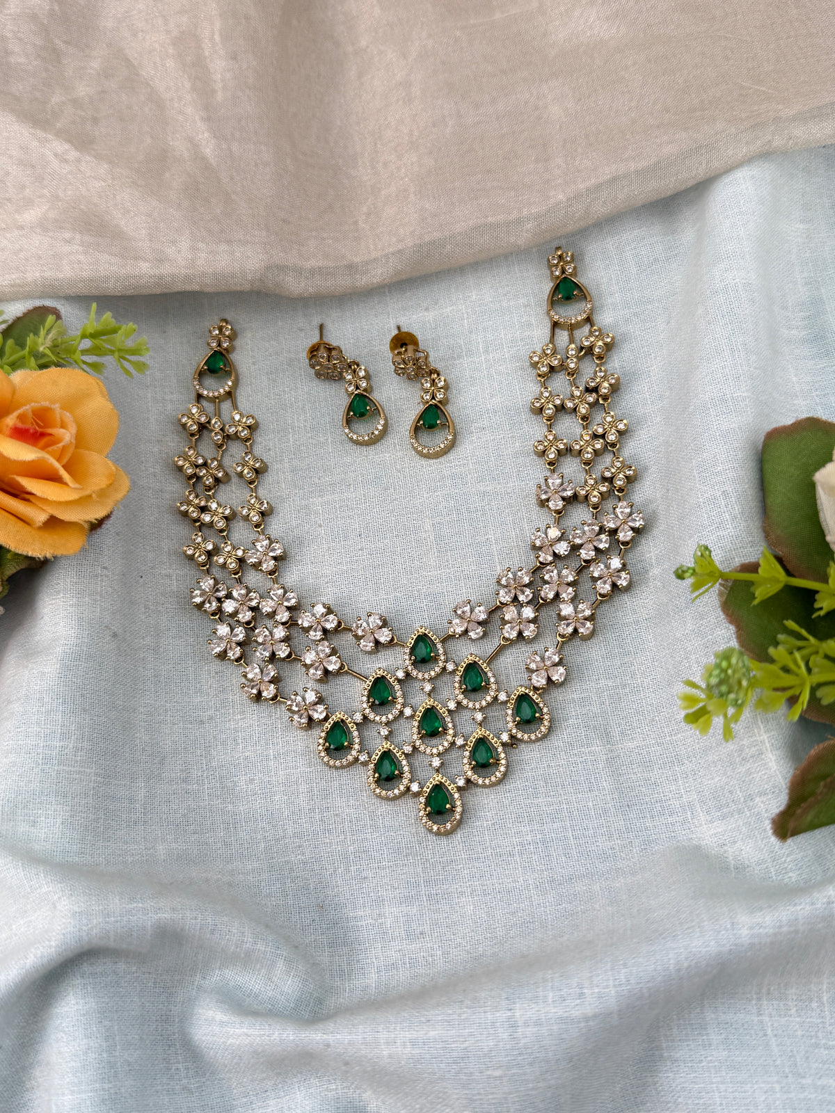 Traditional Jade Bille hair accessory for women