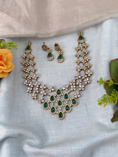 Victorian Necklace in Choker Short Royal Style | N0438