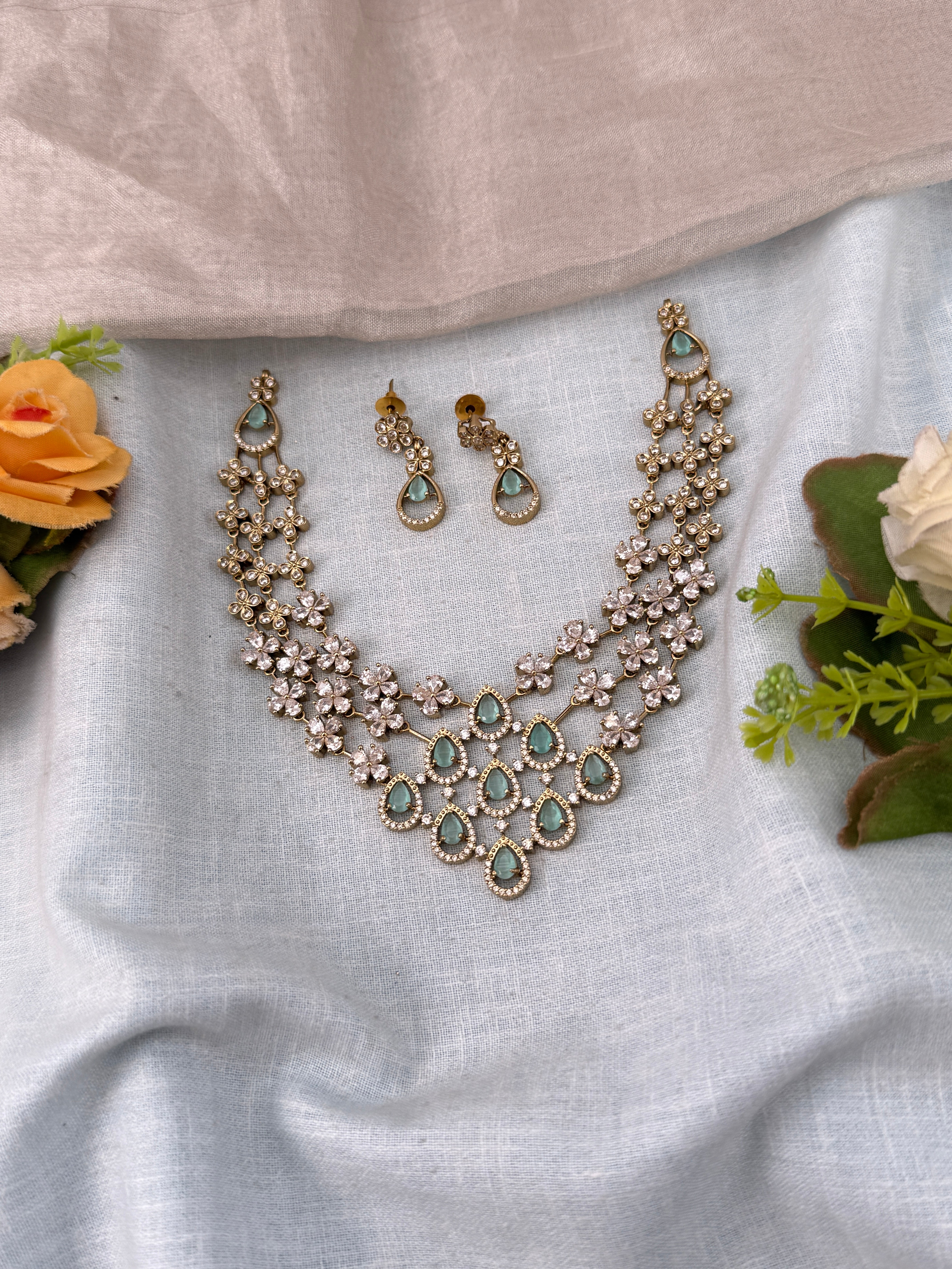 Traditional Jade Bille hair accessory for women