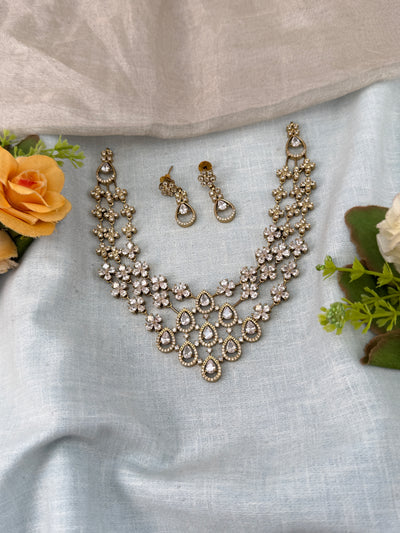 Traditional Jade Bille hair accessory for women