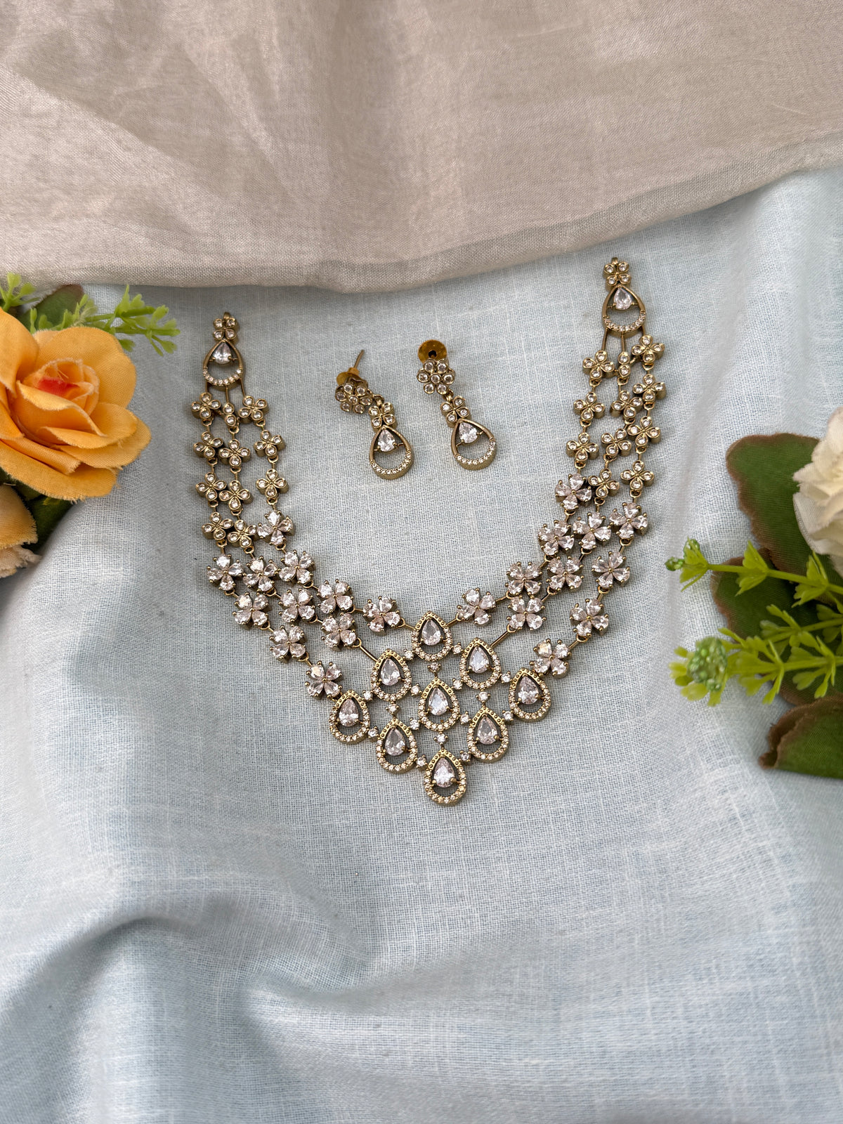 Traditional Jade Bille hair accessory for women