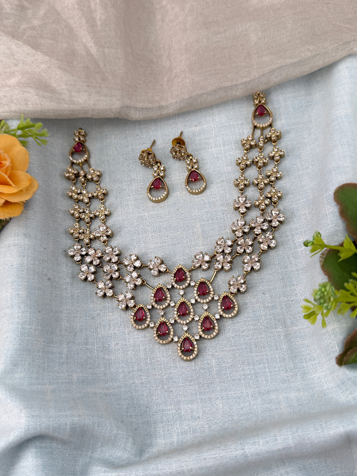 Victorian Necklace in Choker Short Royal Style | N0438 E