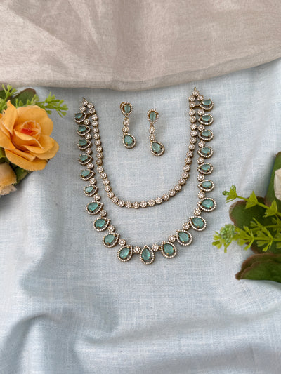 Traditional Jade Bille hair accessory for women