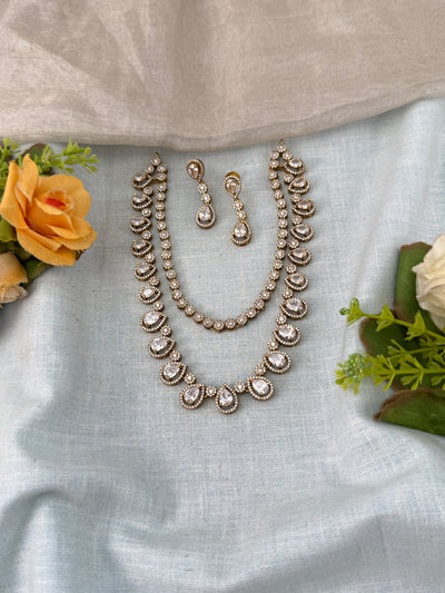 Traditional Jade Bille hair accessory for women