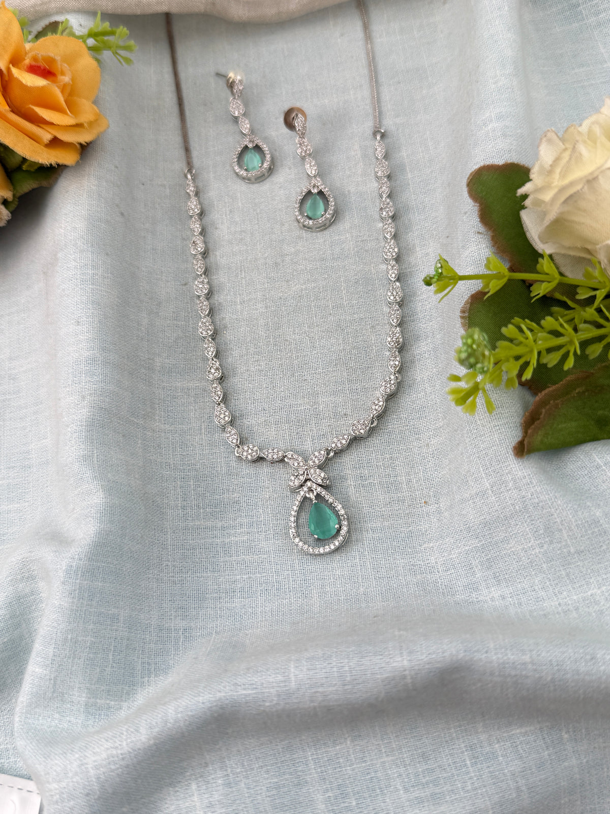 White Stone Necklace in Choker Short Designer Style | N0426 C