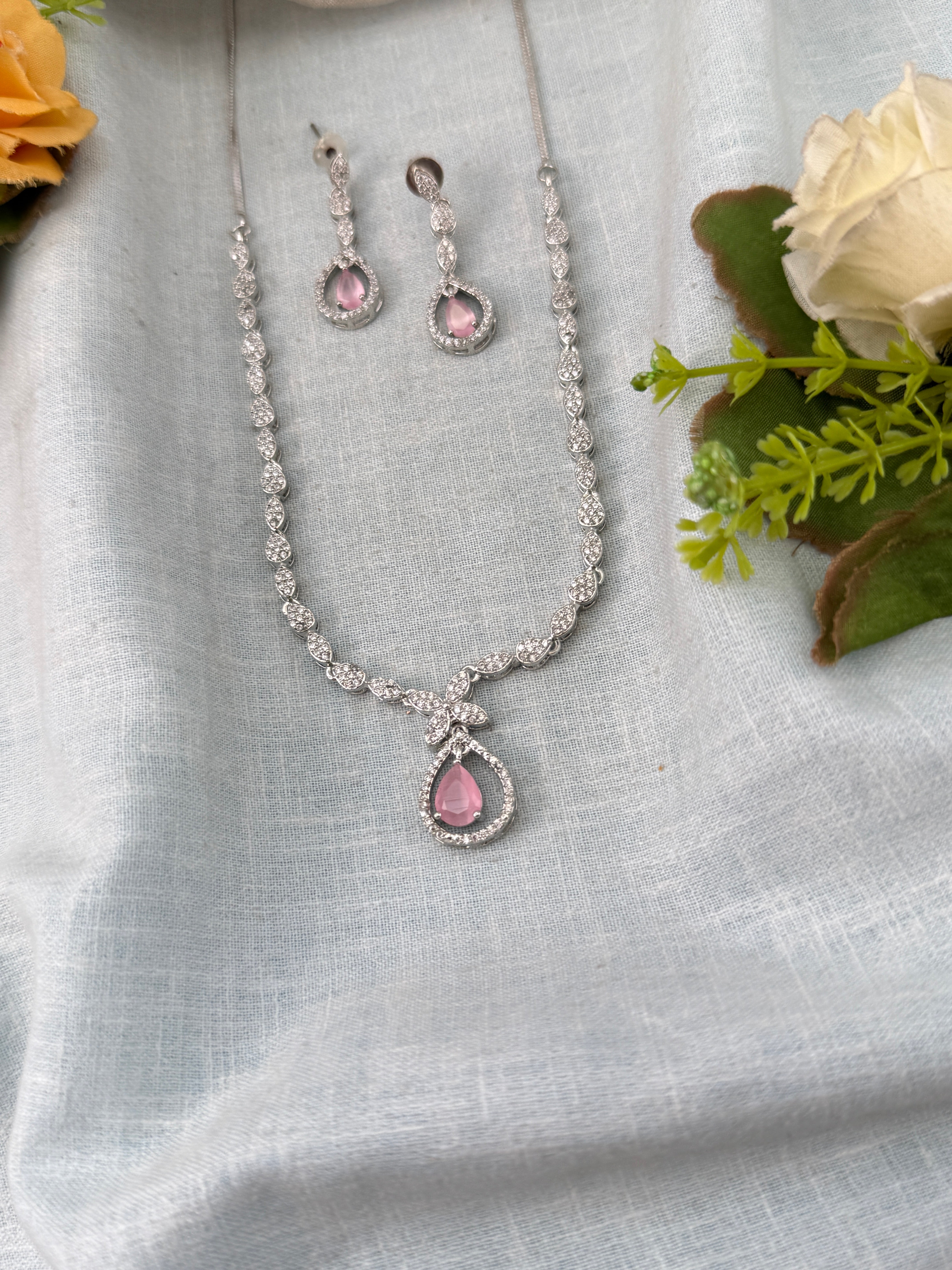 White Stone Necklace in Choker Short Designer Style | N0426 E