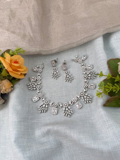 Traditional Jade Bille hair accessory for women