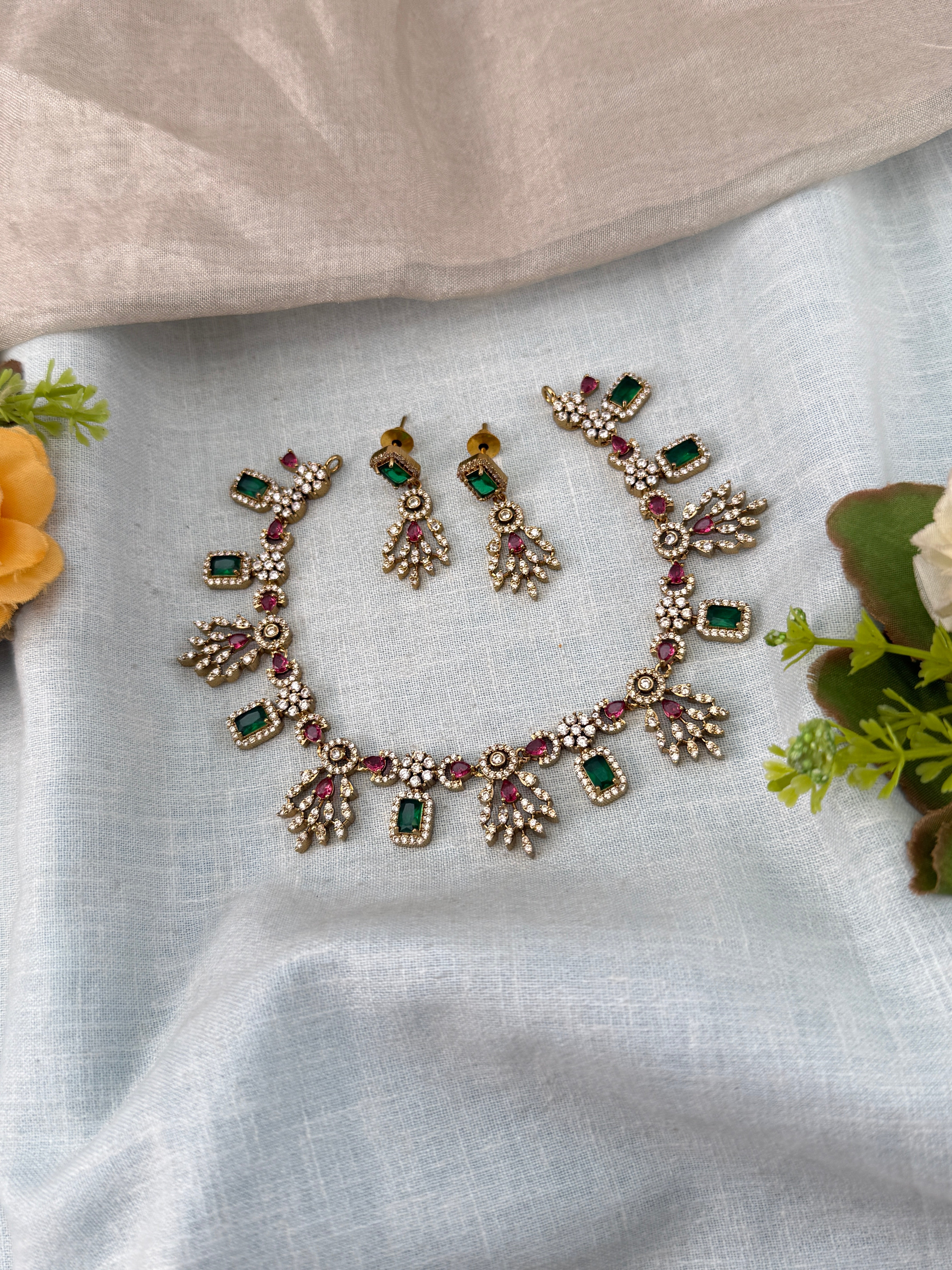 White Stone Necklace in Choker Short Designer Style | N0433