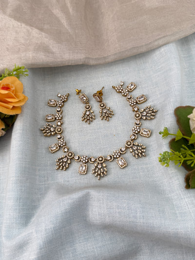 Traditional Jade Bille hair accessory for women