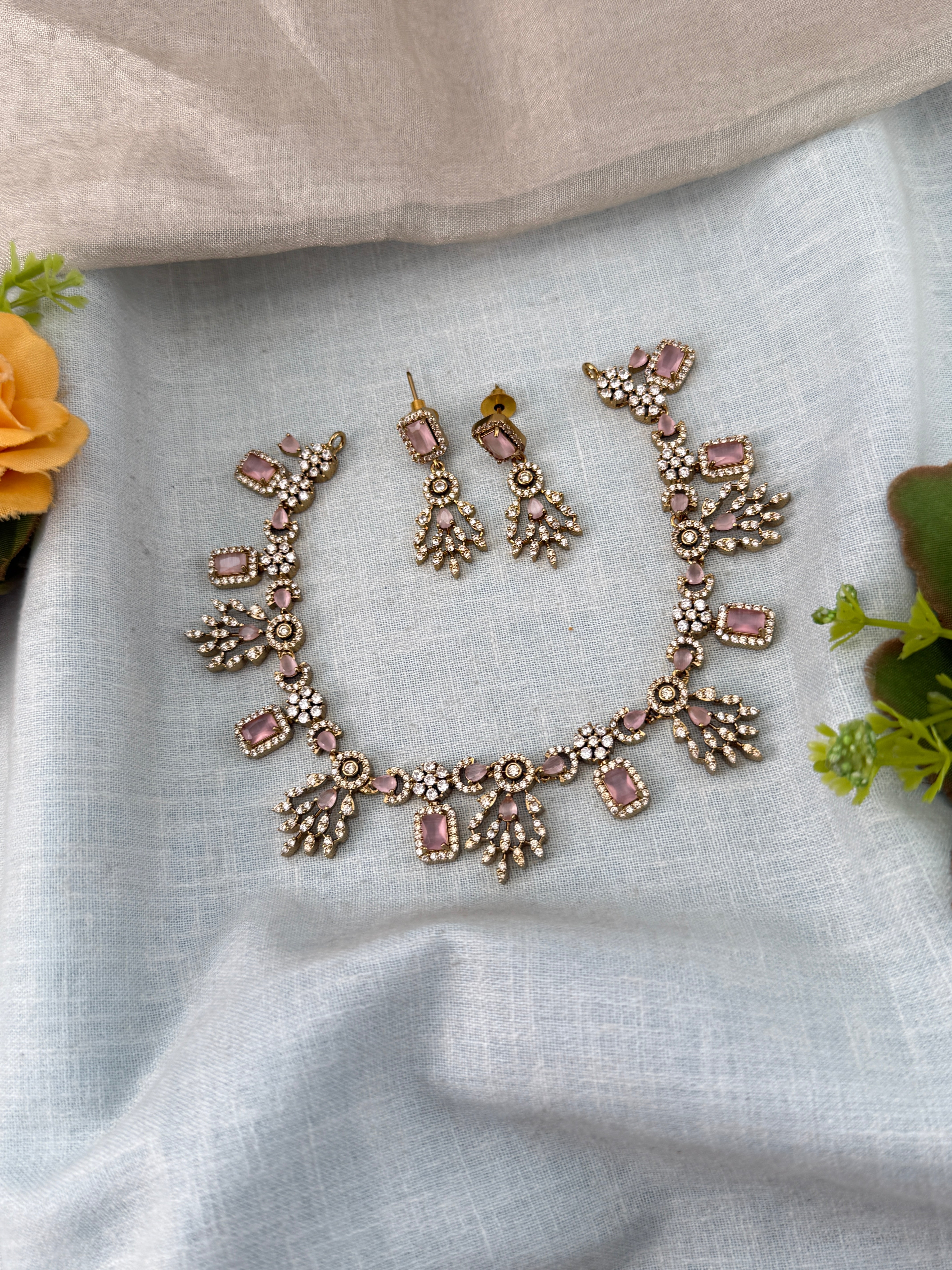 White Stone Necklace in Choker Short Designer Style | N0433 D