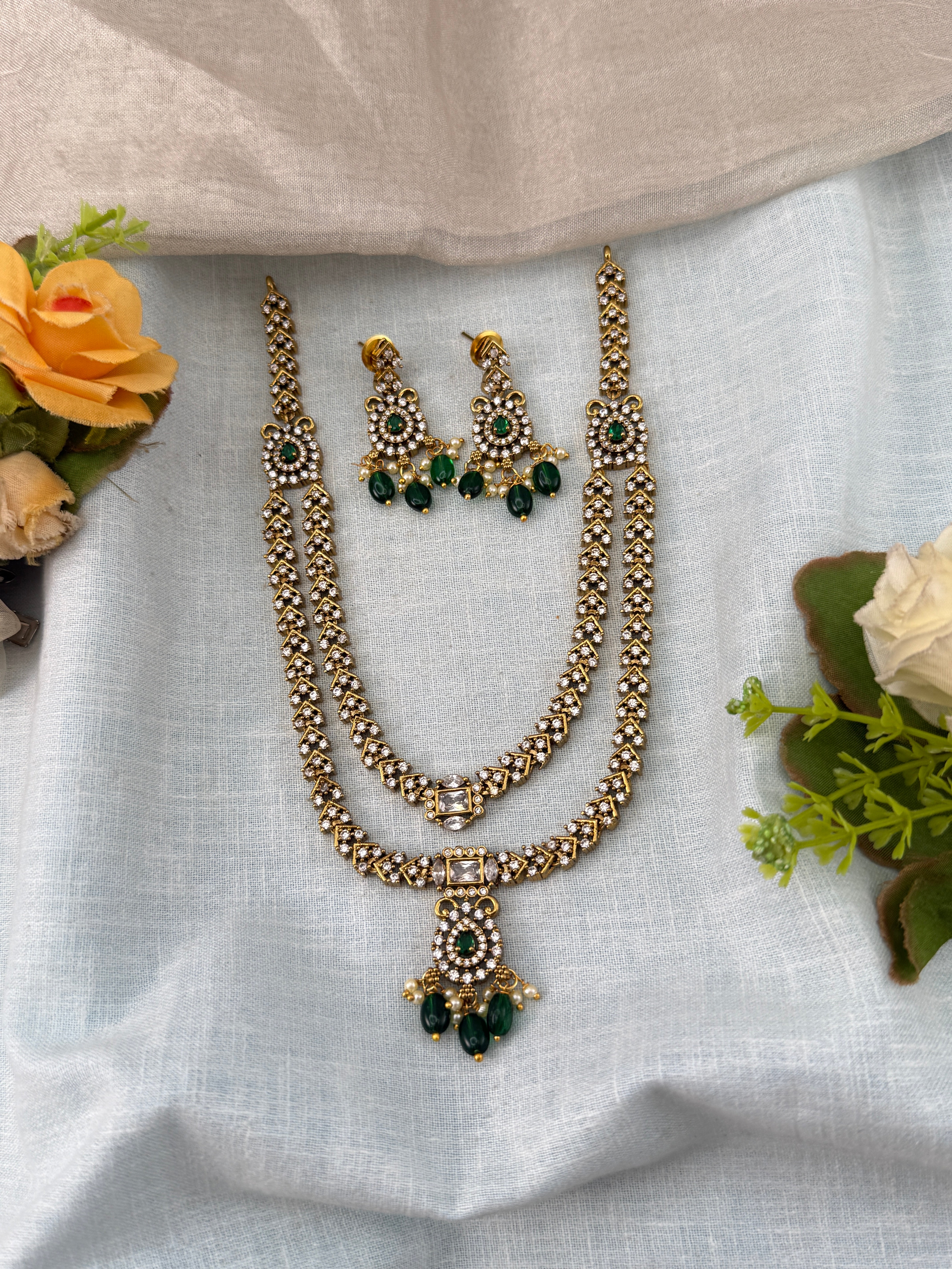 Traditional Jade Bille hair accessory for women
