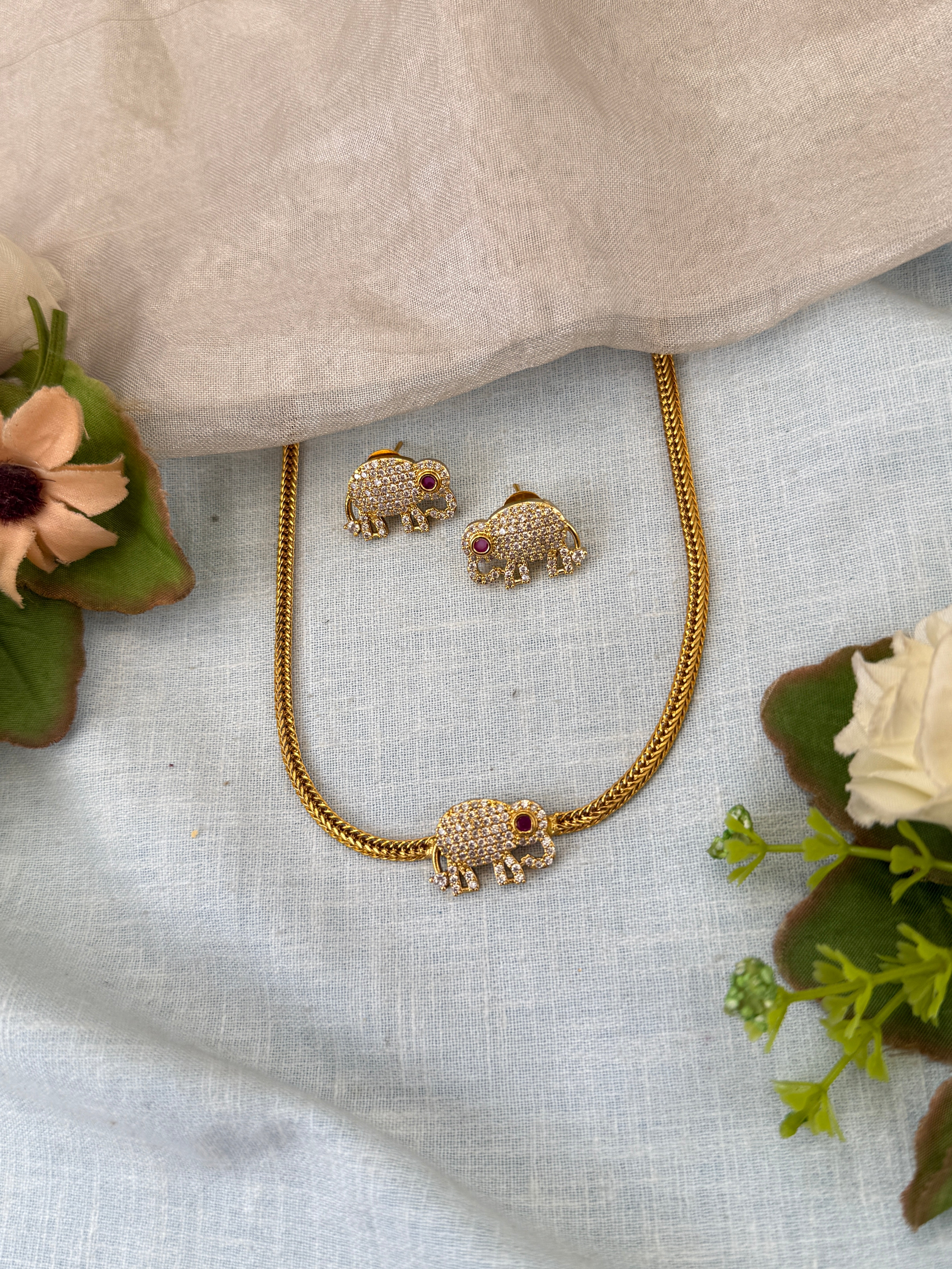 Royal Antique Simple Stone Elephant Pendant Necklace Set 0966