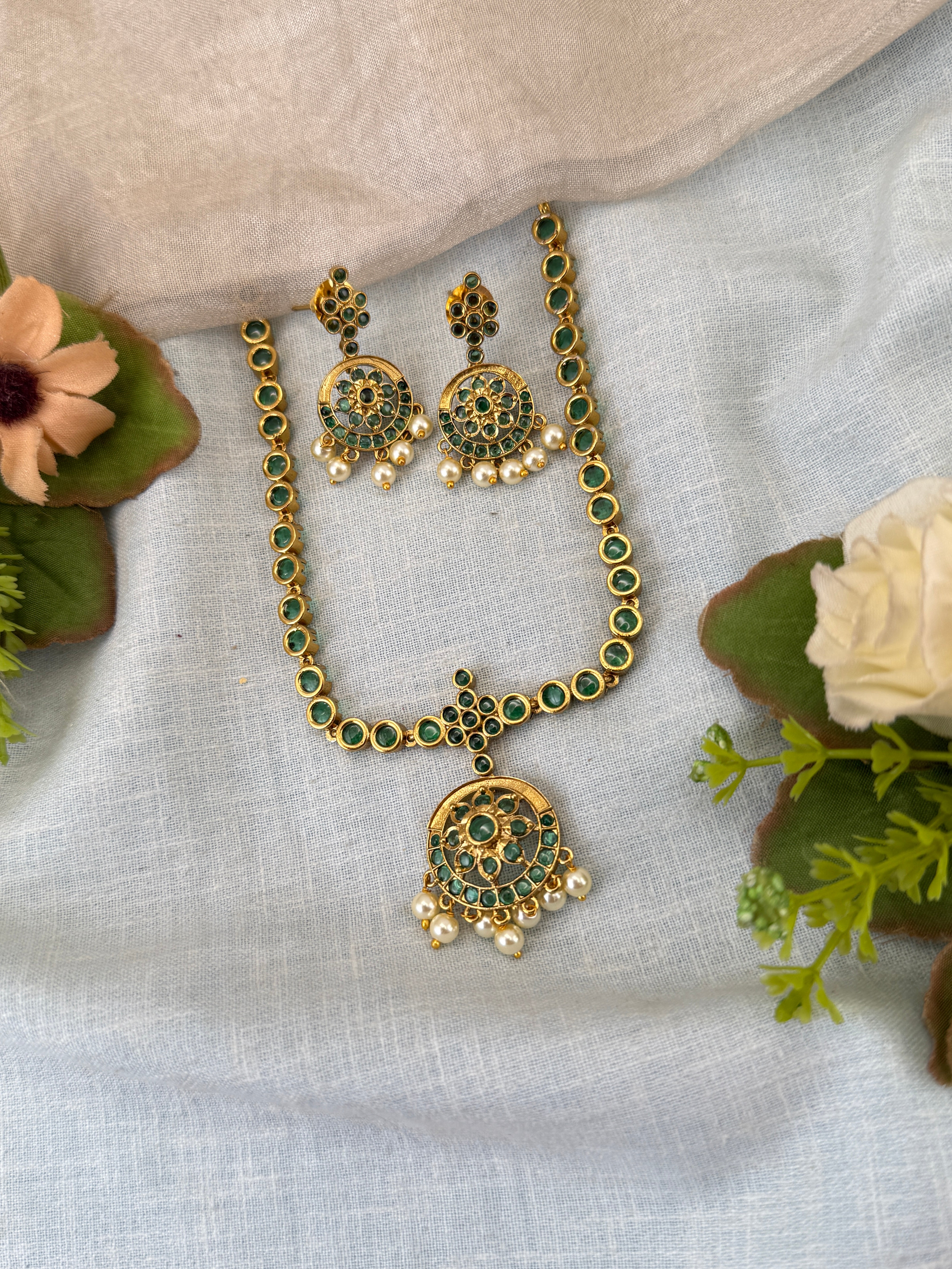 Royal Antique Gold Like Short Necklace Set 0972