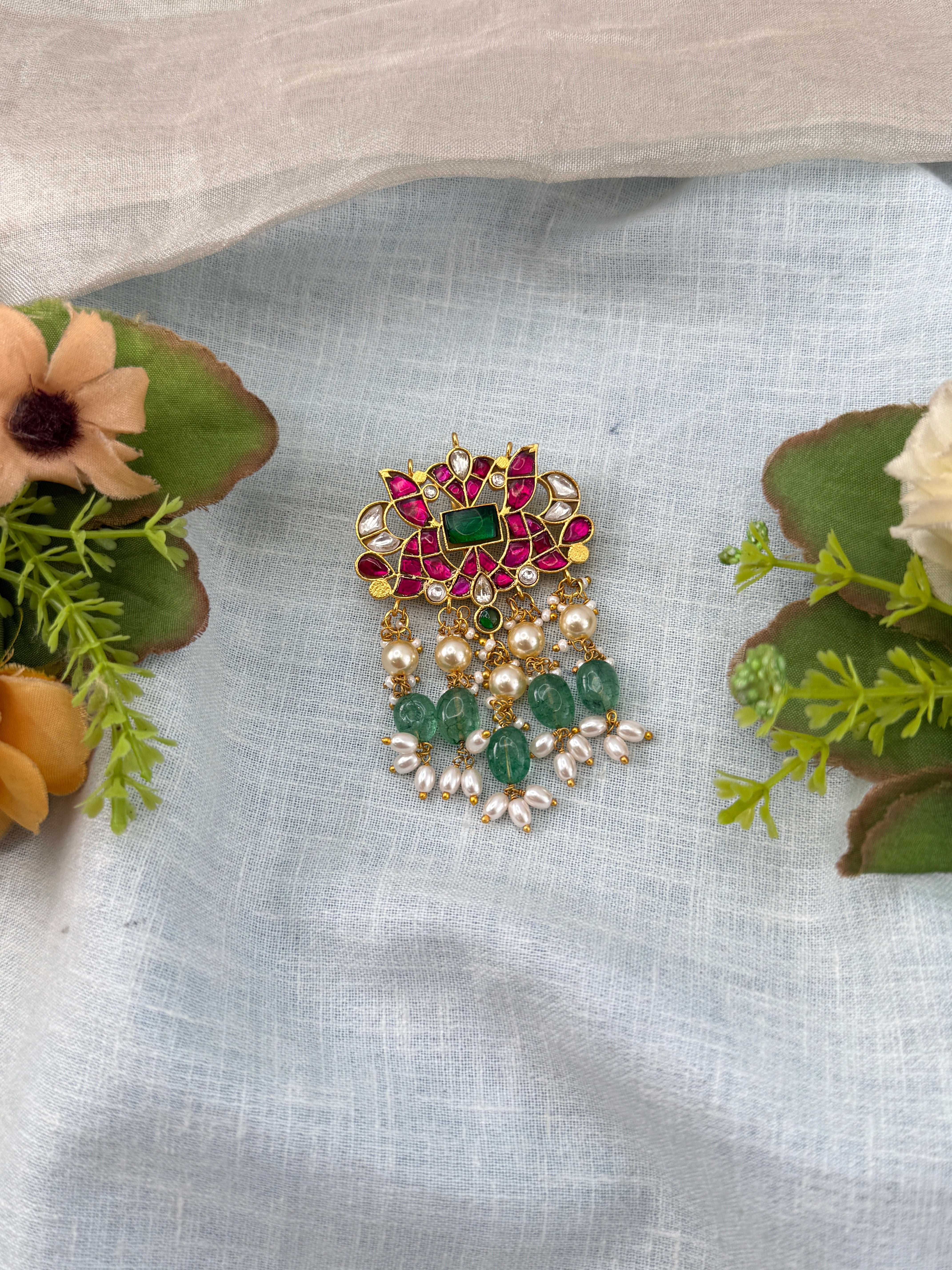 Traditional Jade Bille hair accessory for women