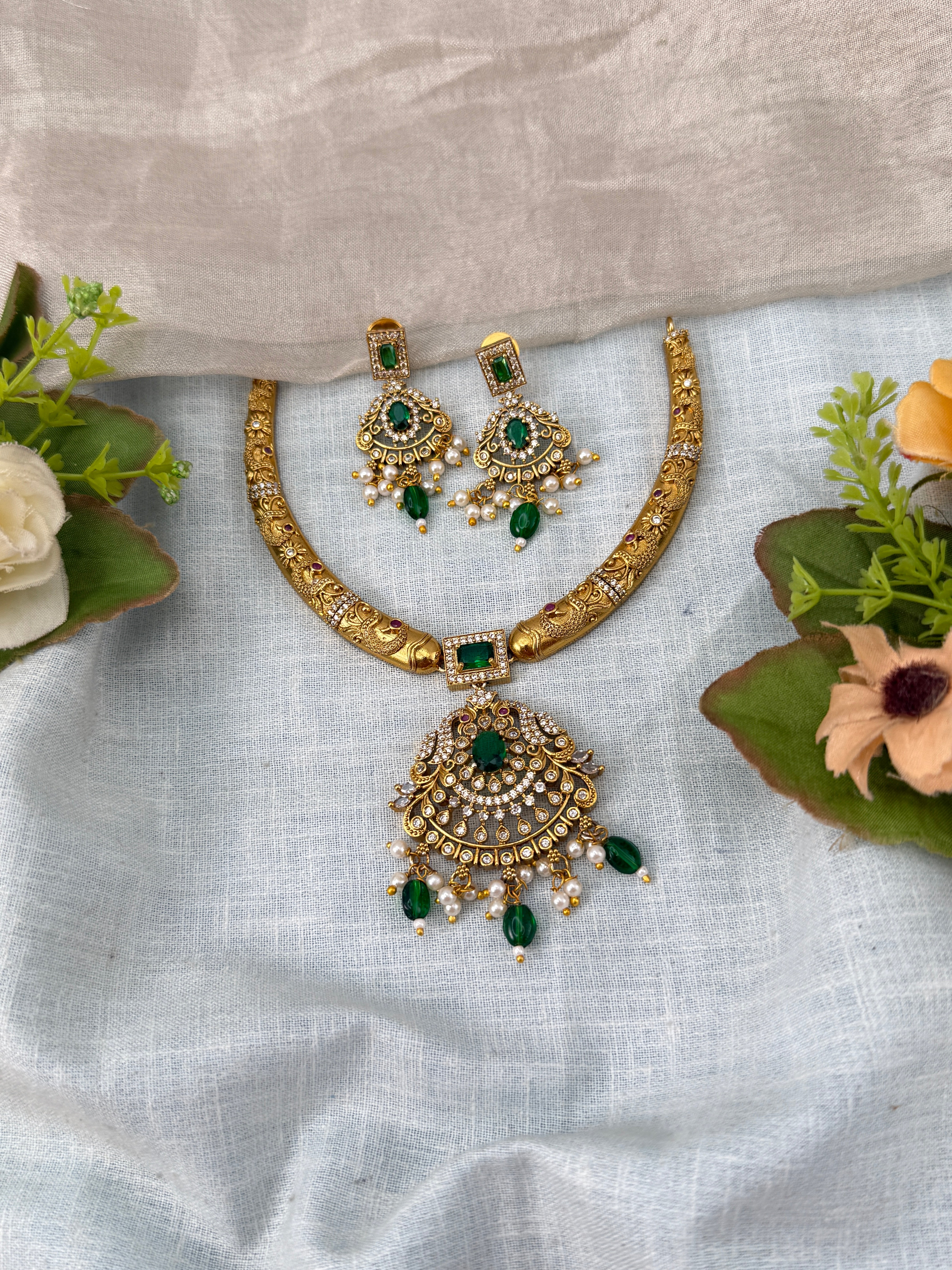 Traditional Jade Bille hair accessory for women