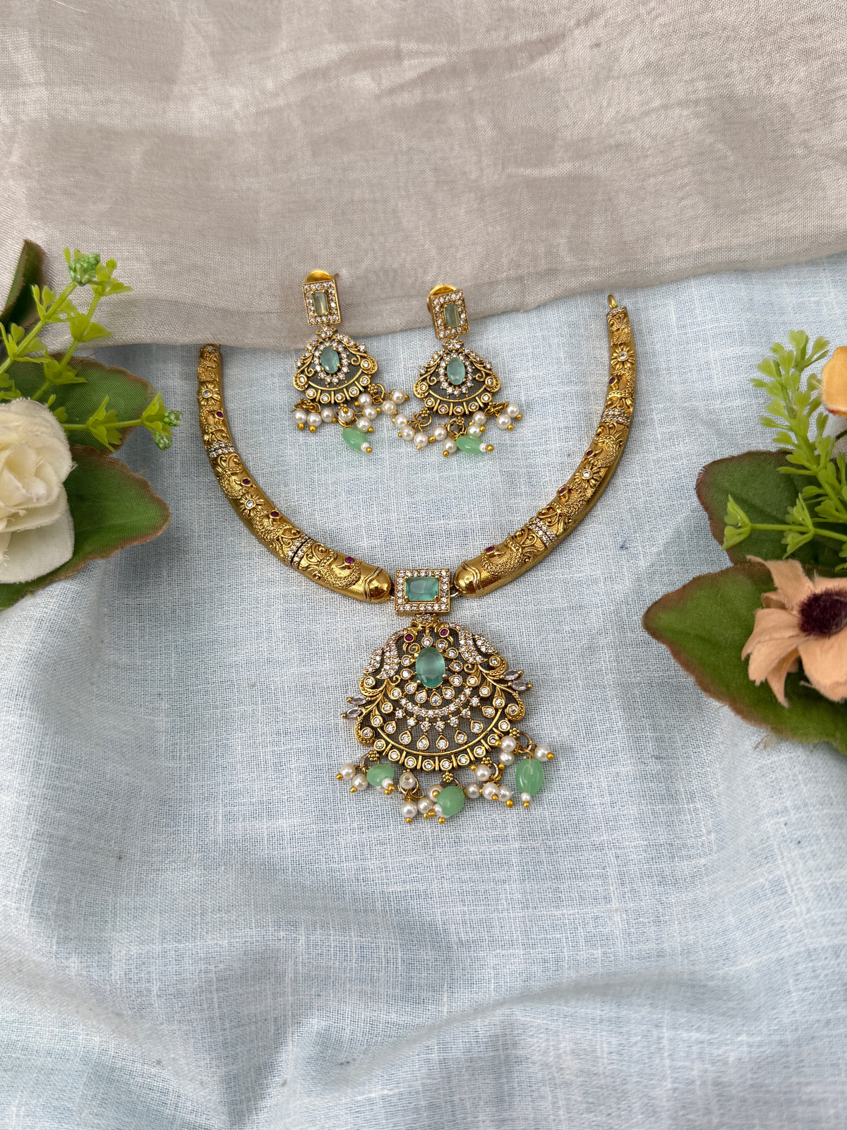 Traditional Jade Bille hair accessory for women