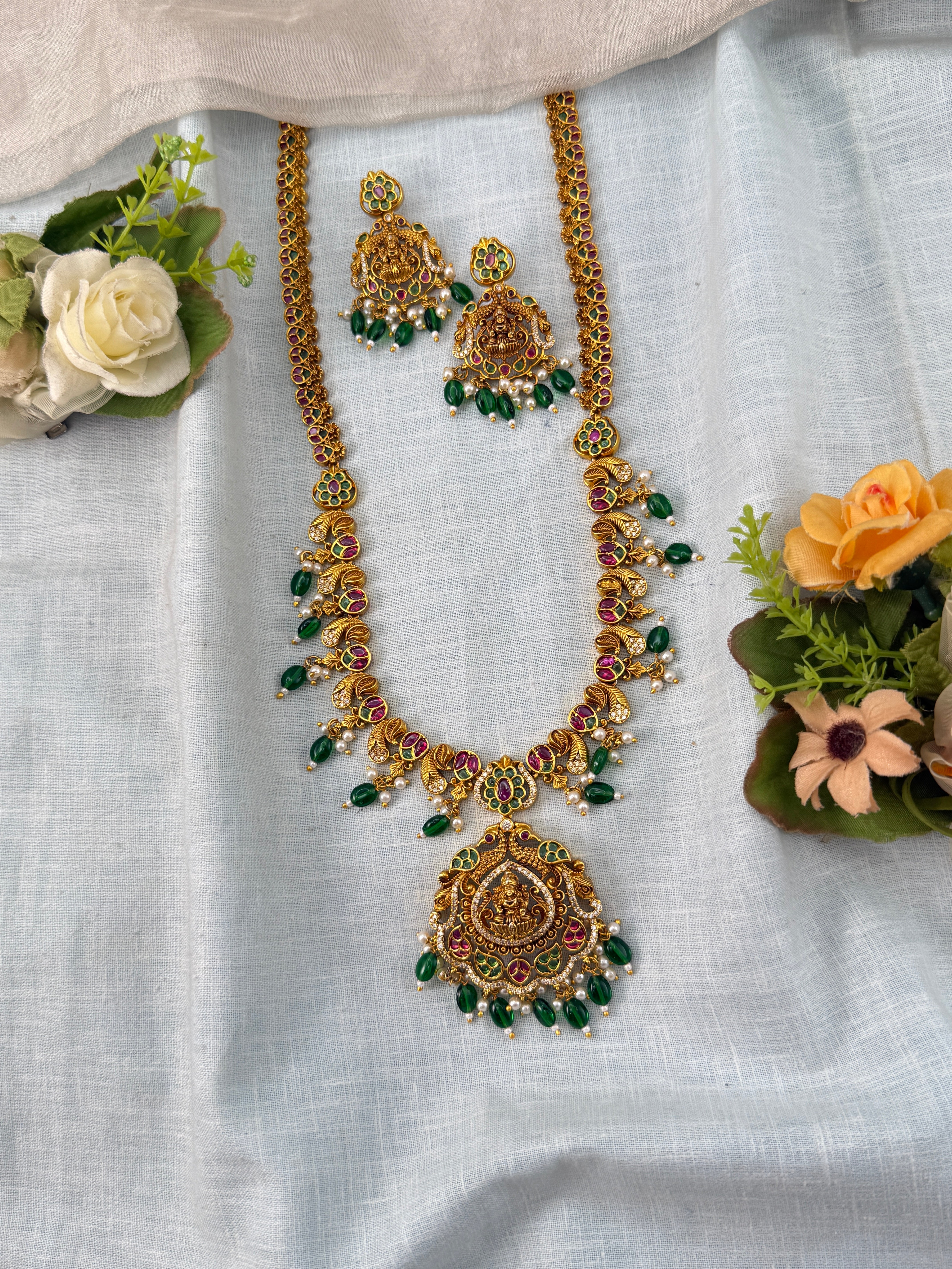 Traditional Jade Bille hair accessory for women