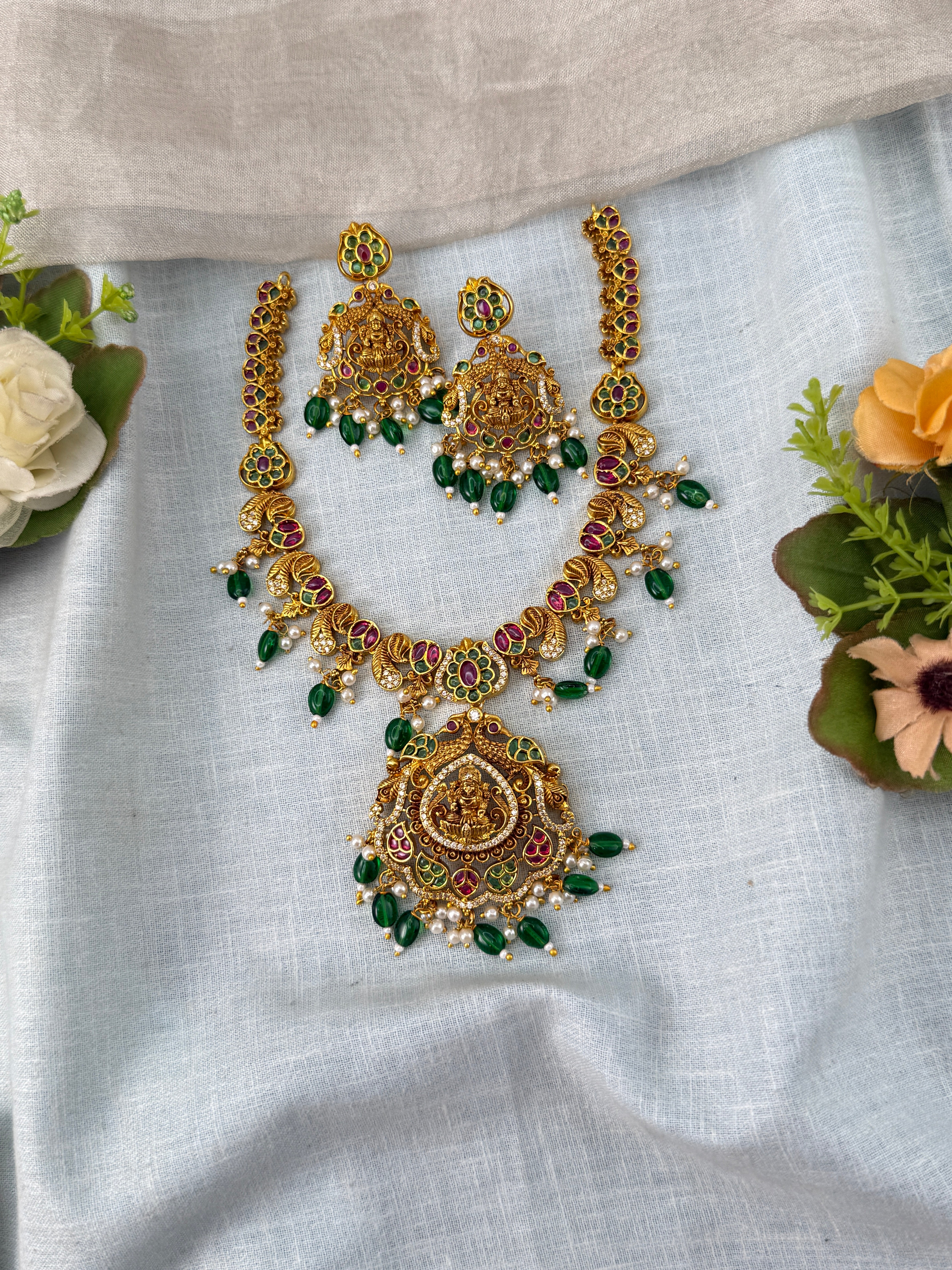 Traditional Jade Bille hair accessory for women