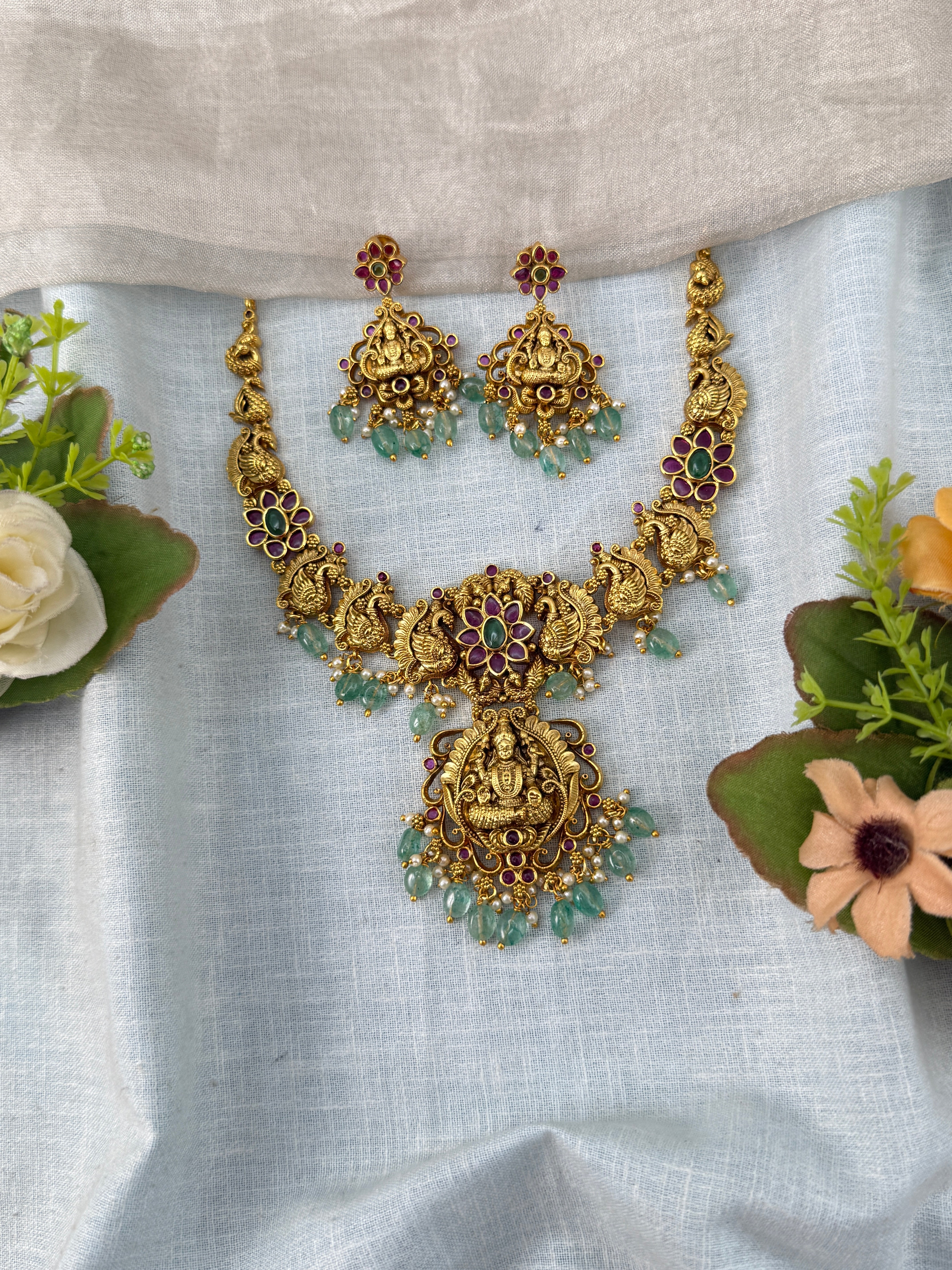 Antique Necklace Lakshmi Grand Short Set | N0475