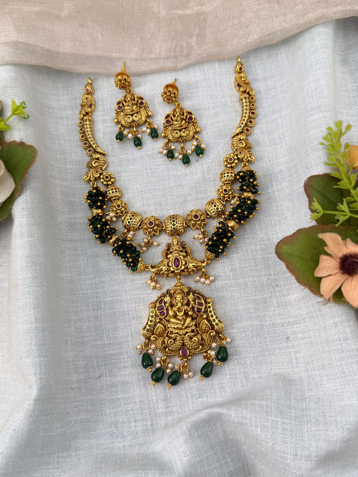 Antique Necklace Ganesh Grand Short Set | N0476