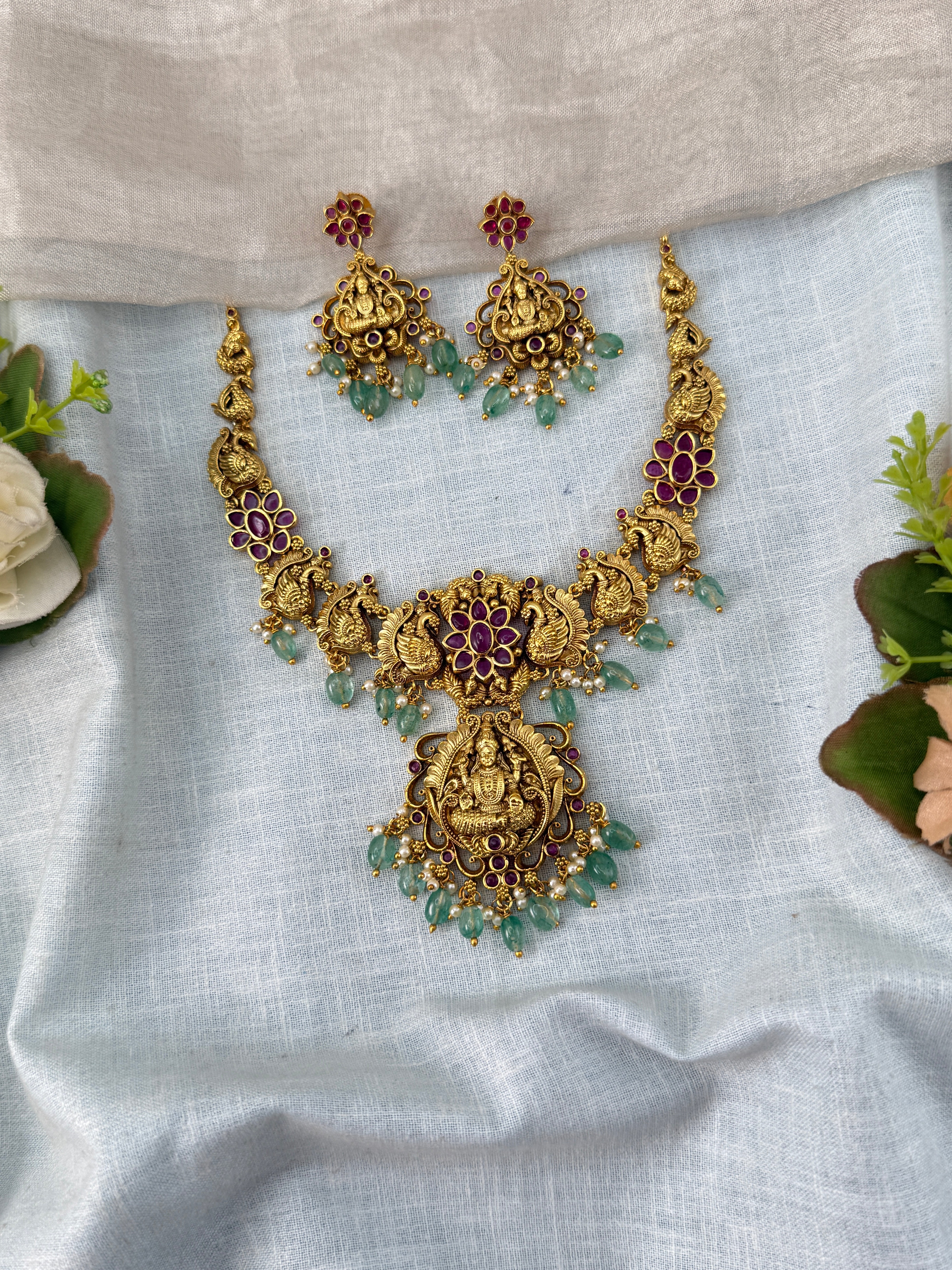 Antique Necklace Lakshmi Grand Short Set | N0477