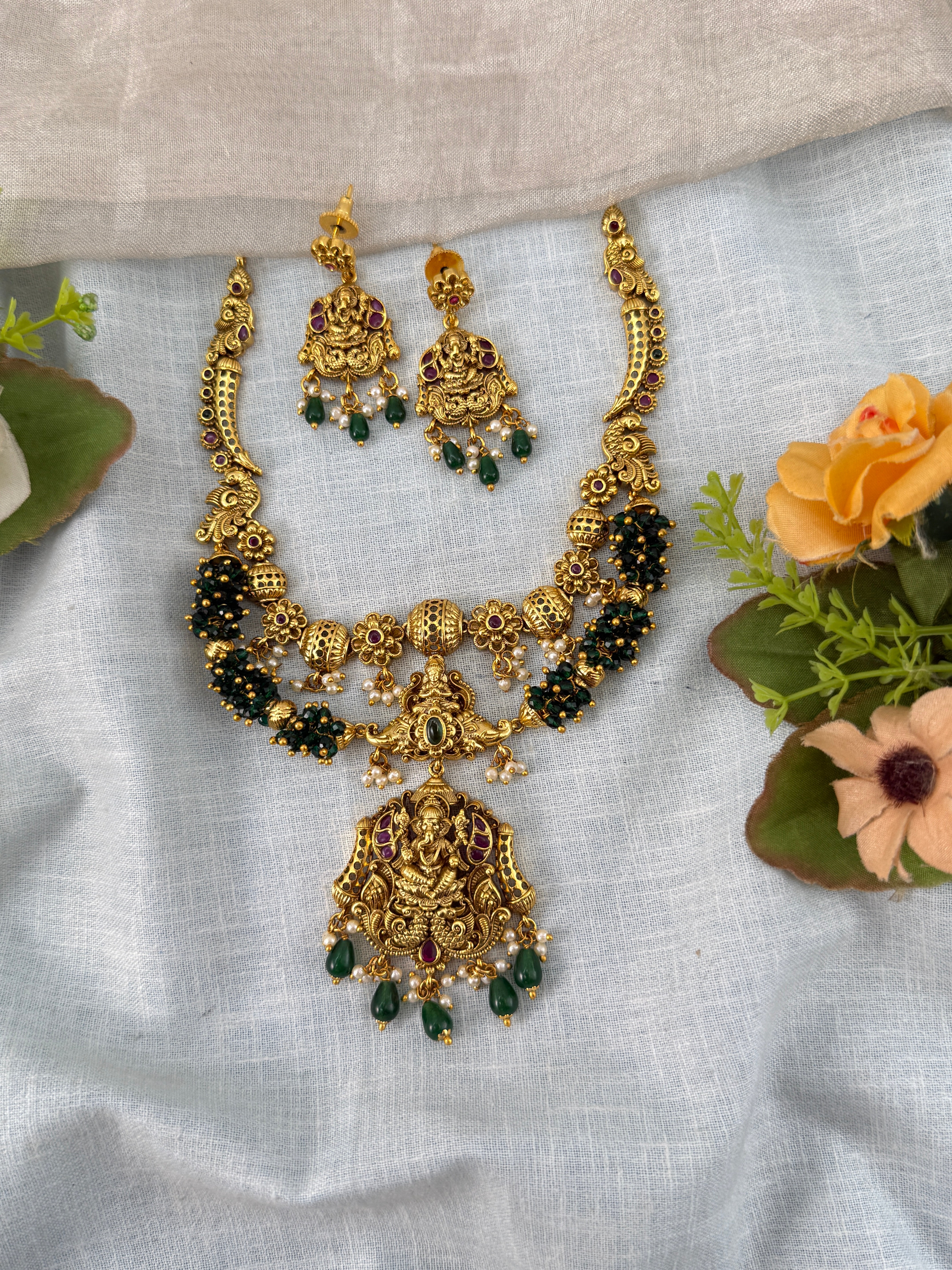 Antique Necklace Ganesh Grand Short Set | N0478