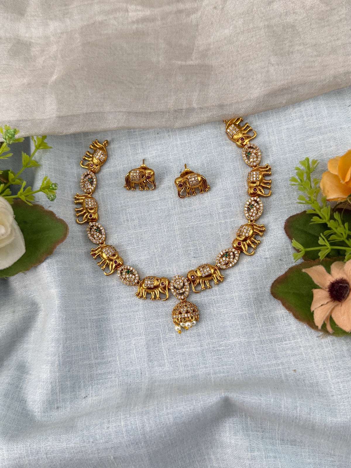 Antique Elephant Necklace Diamond Look | N0470