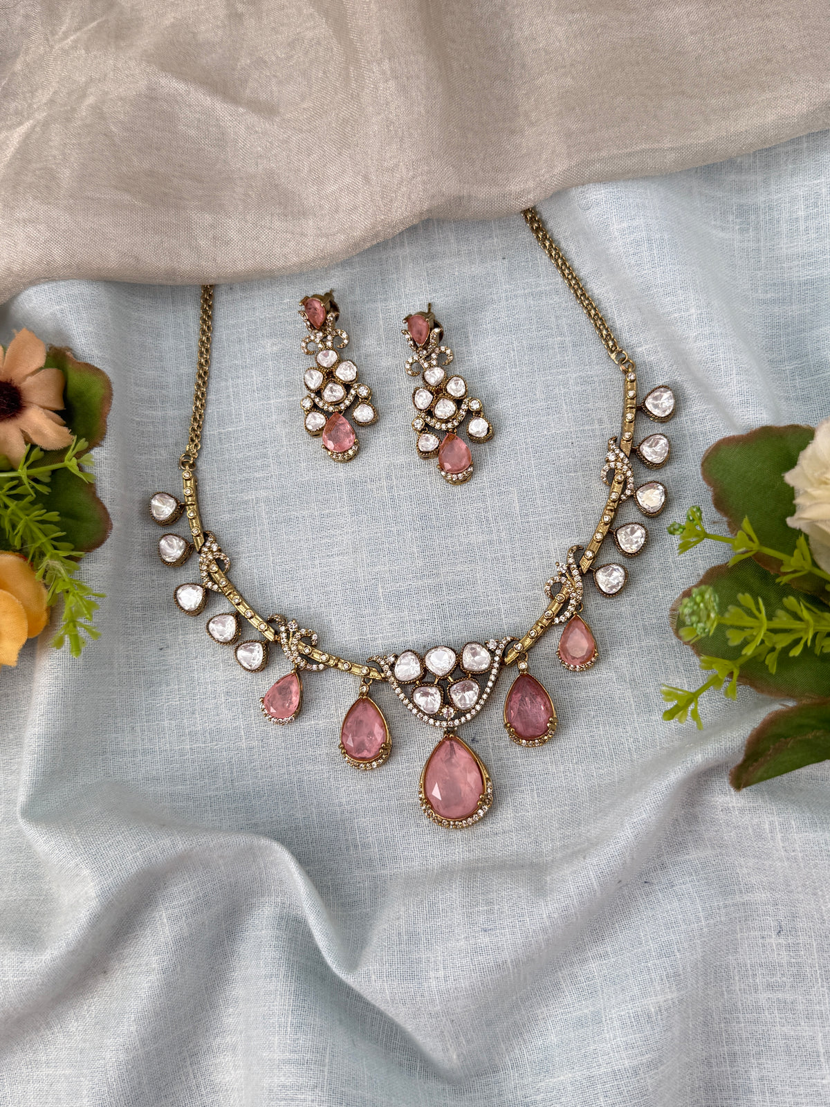 Kundan Drop Necklace Elegant Pendant Short Set | N0515