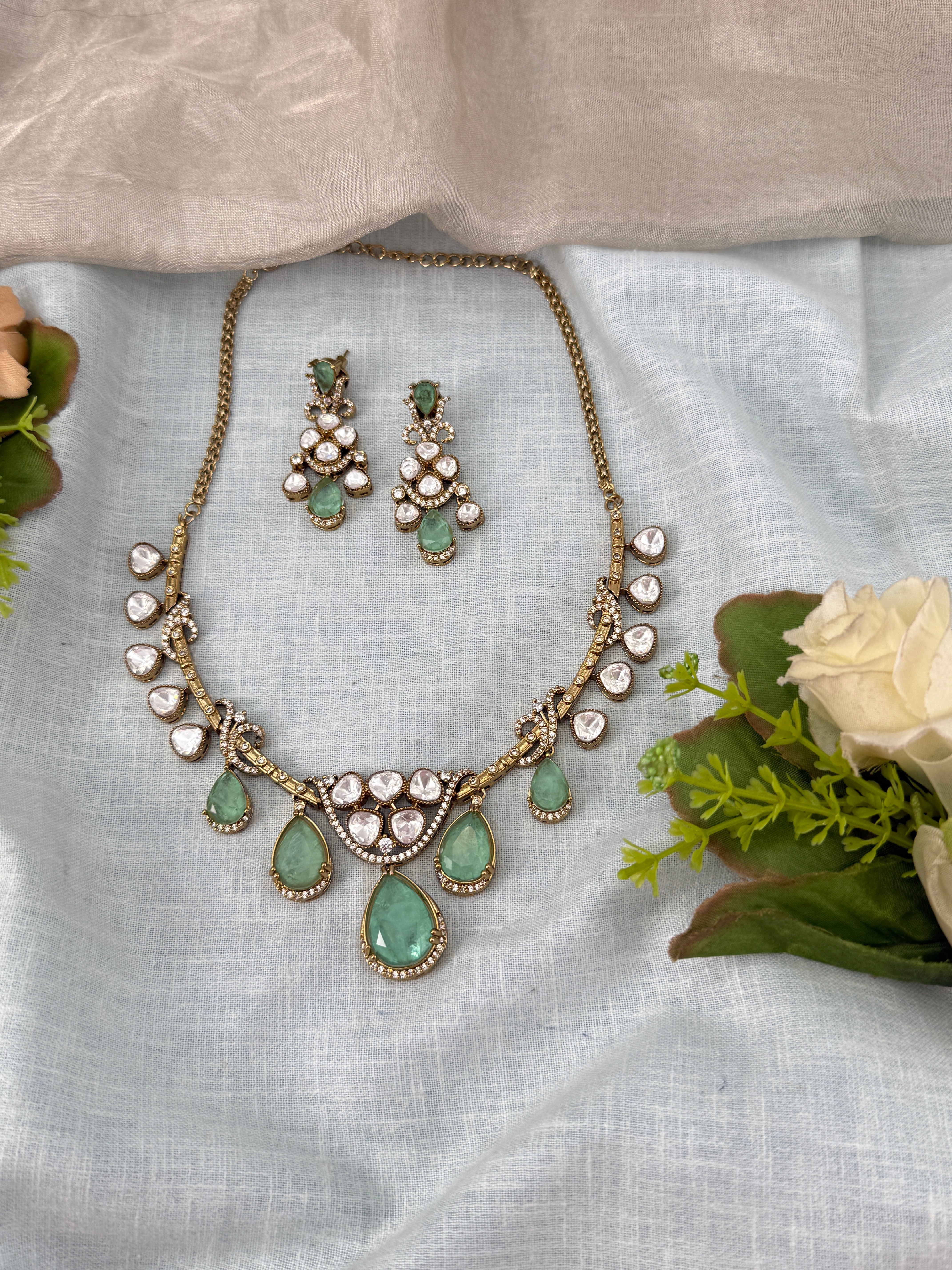 Traditional Jade Bille hair accessory for women