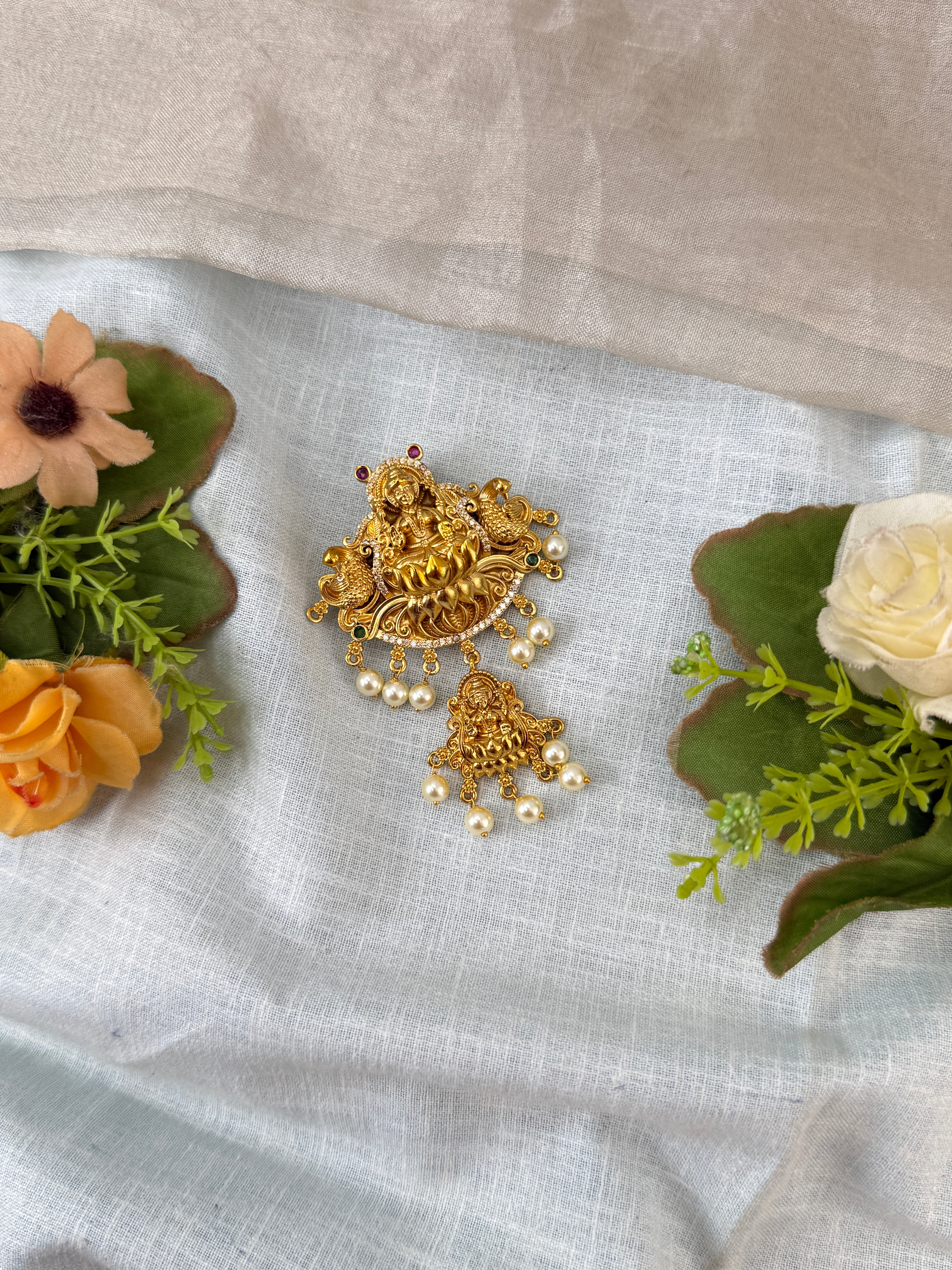 Traditional Jade Bille hair accessory for women