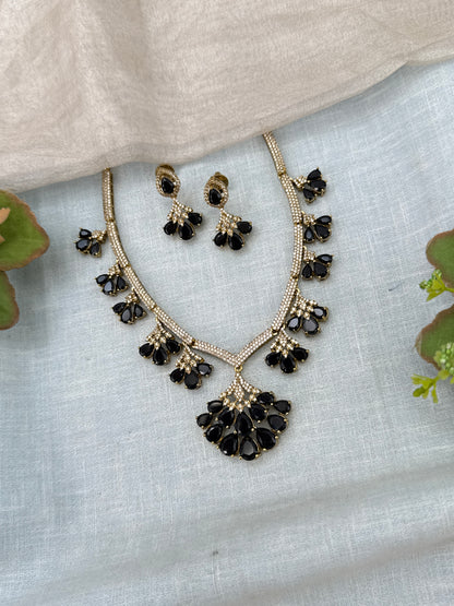 Luxurious Victorian Statement Short Necklace Set 714