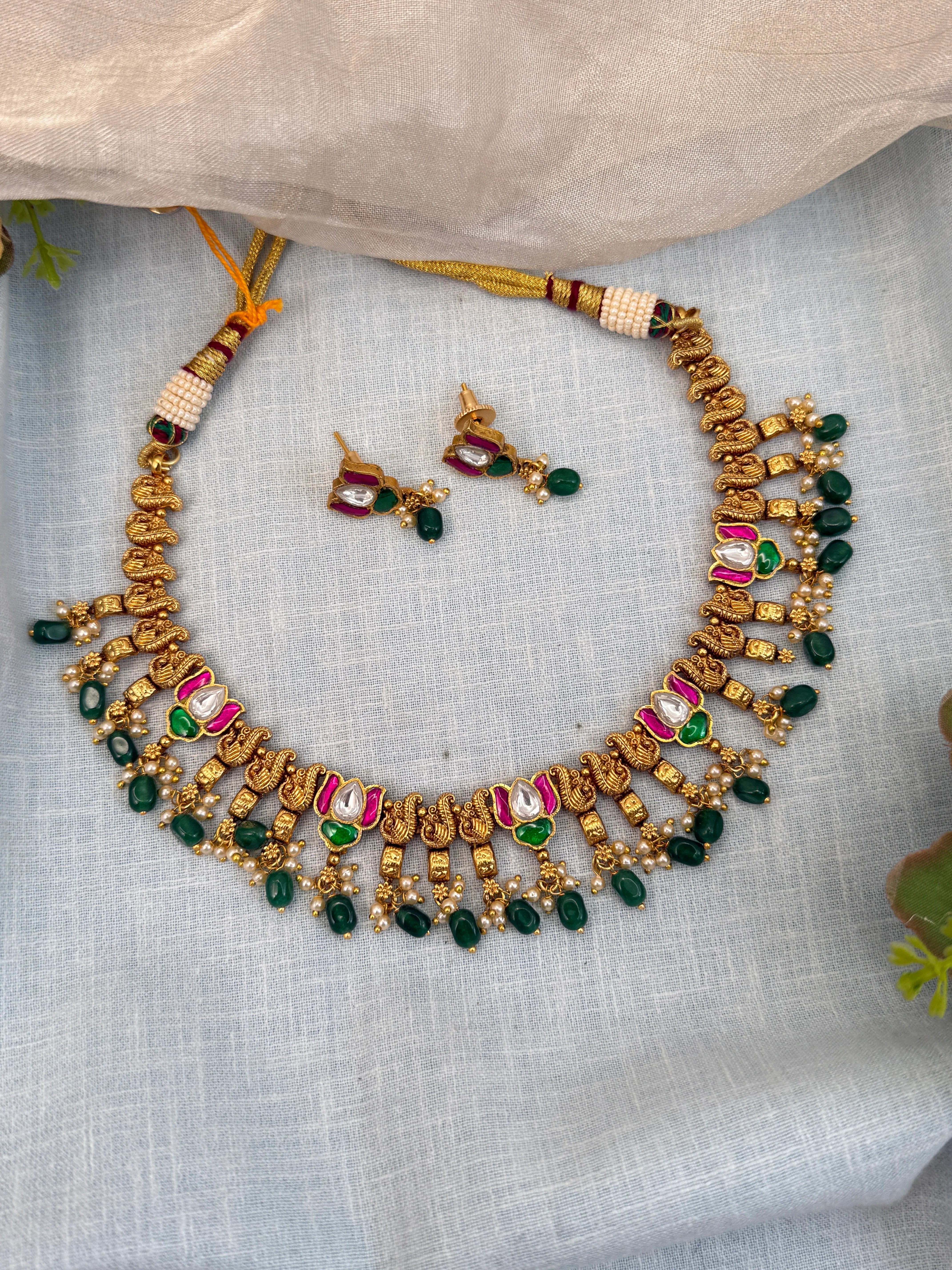 Royal Antique Lotus Short Necklace Set 962