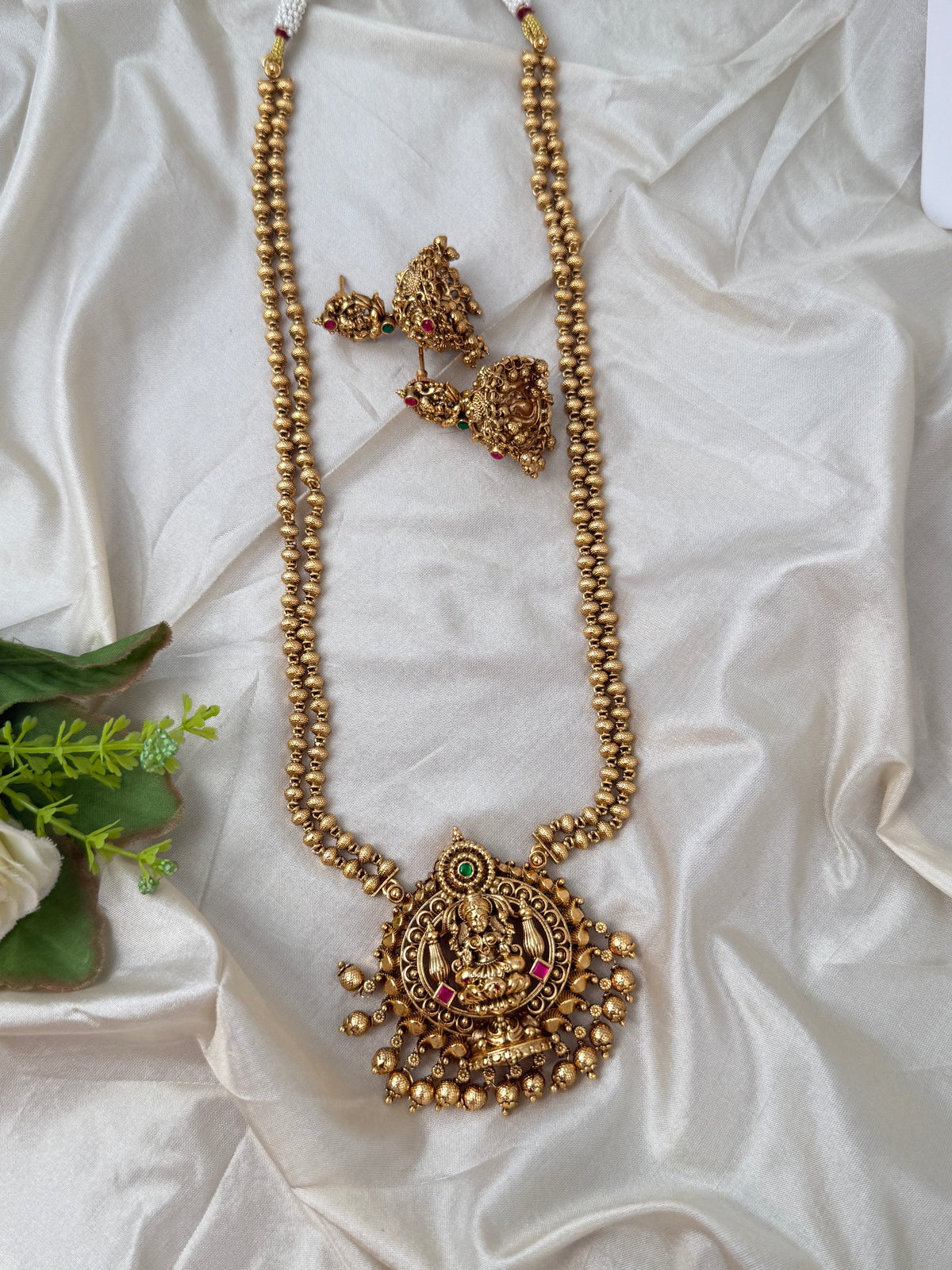 Traditional Jade Bille hair accessory for women