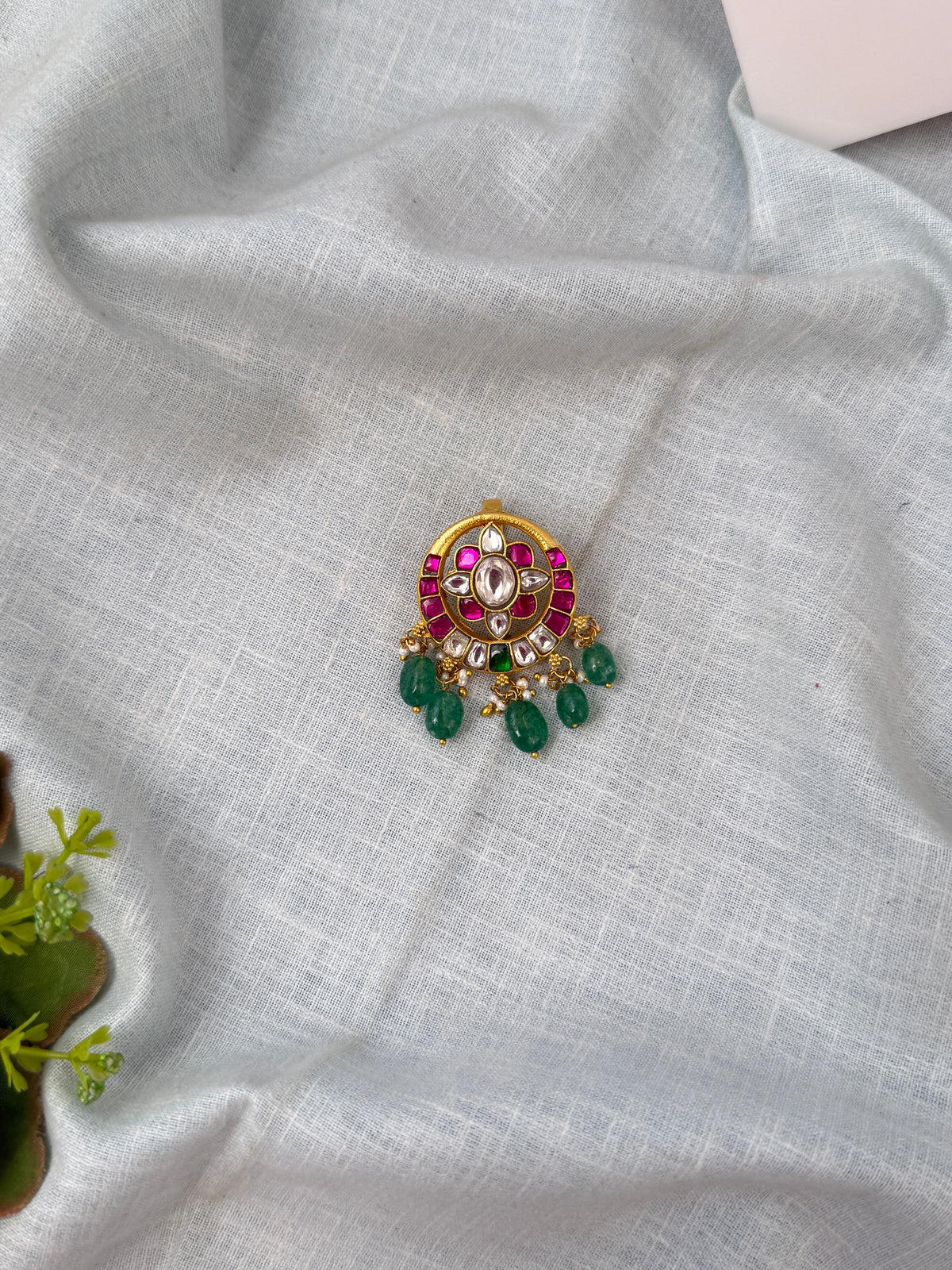 Pendant, jadau kundan pendant