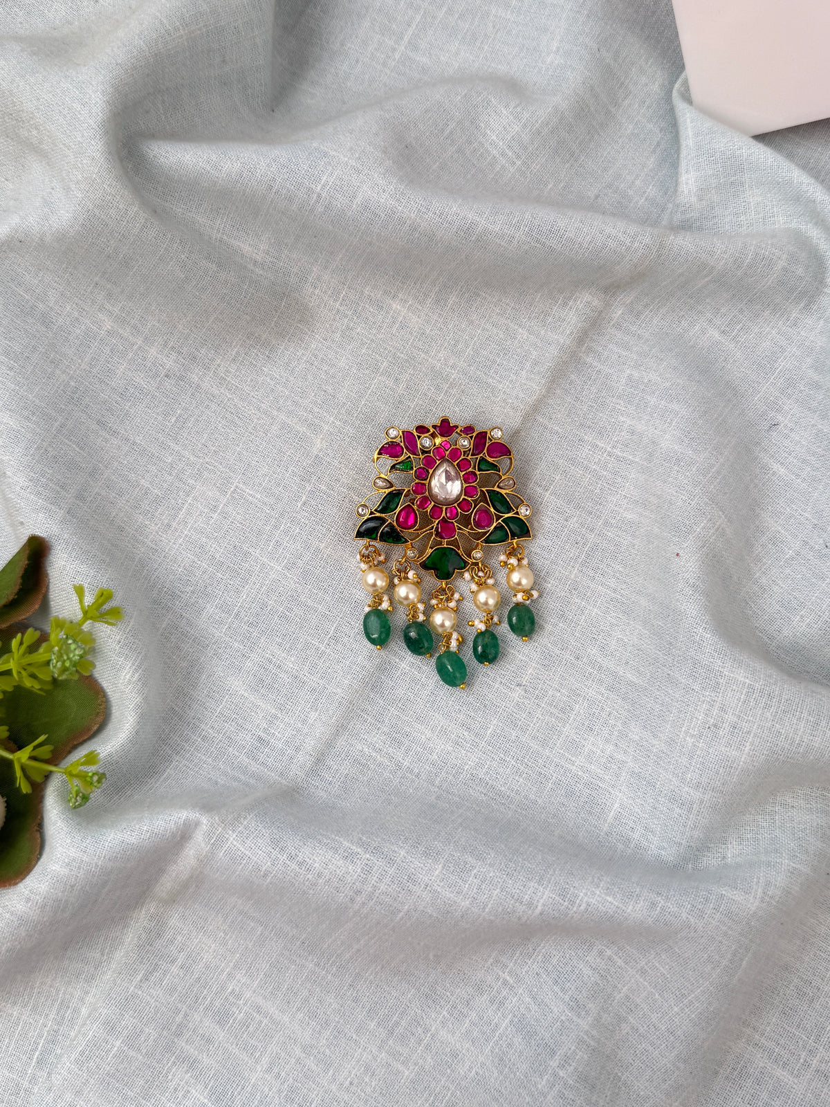 Pendant, jadau kundan pendant