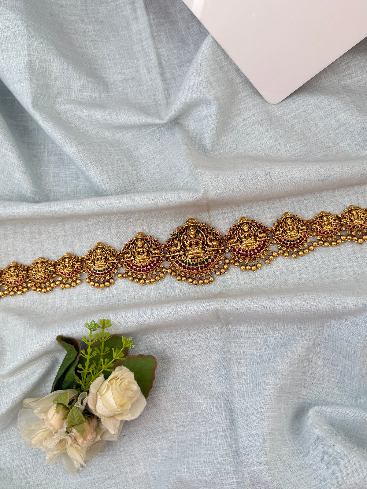 Traditional bridal hip belt for women