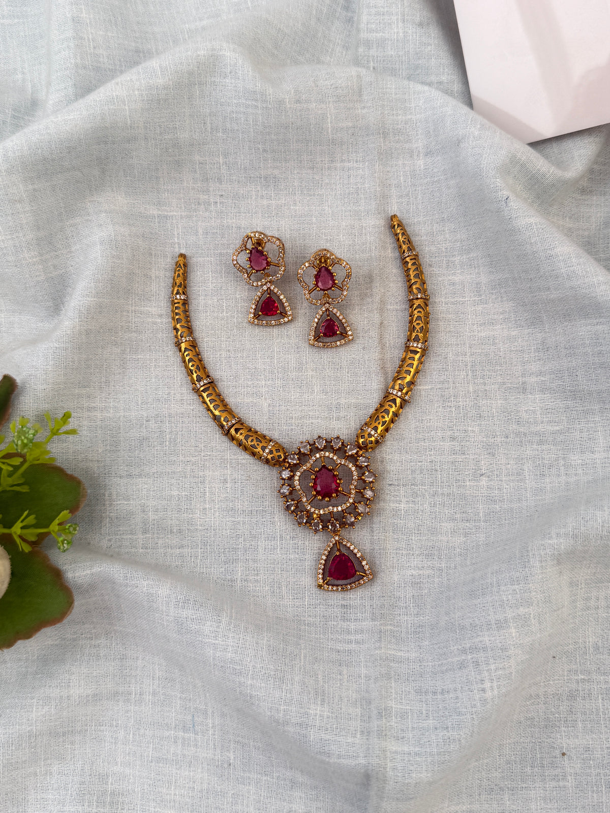 Victorian designer necklace for women
