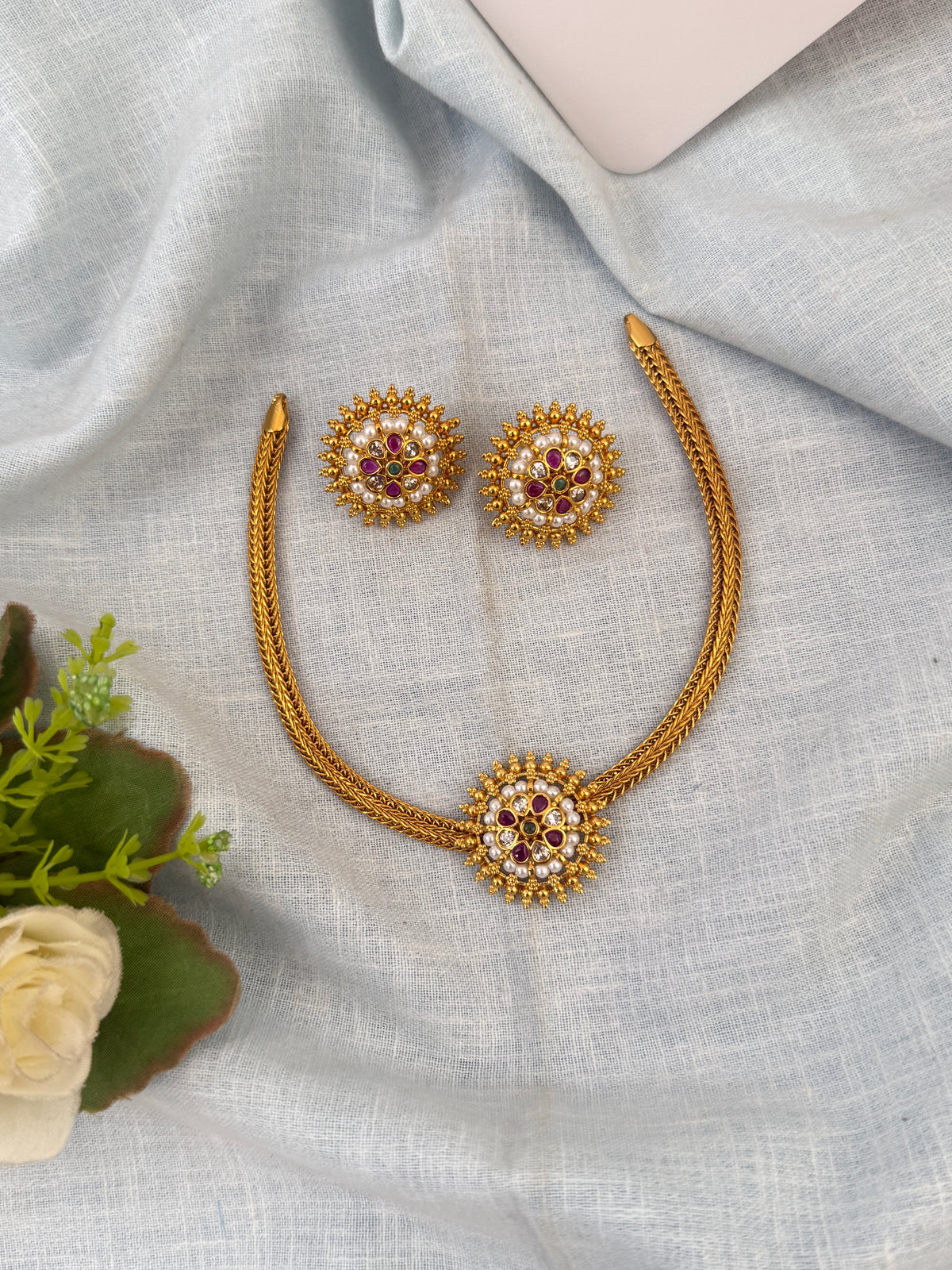 Antique Designer Necklace Round Pendant Short Set| C0024