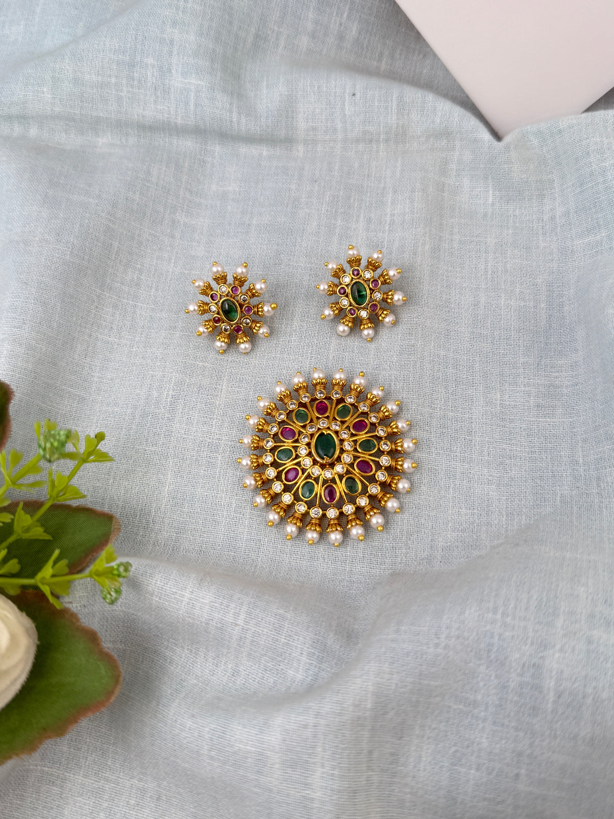 Traditional designer pendants for women