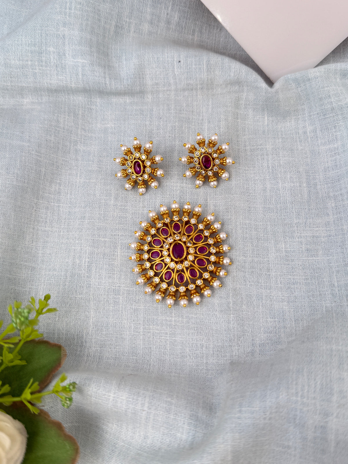 Traditional designer pendants for women