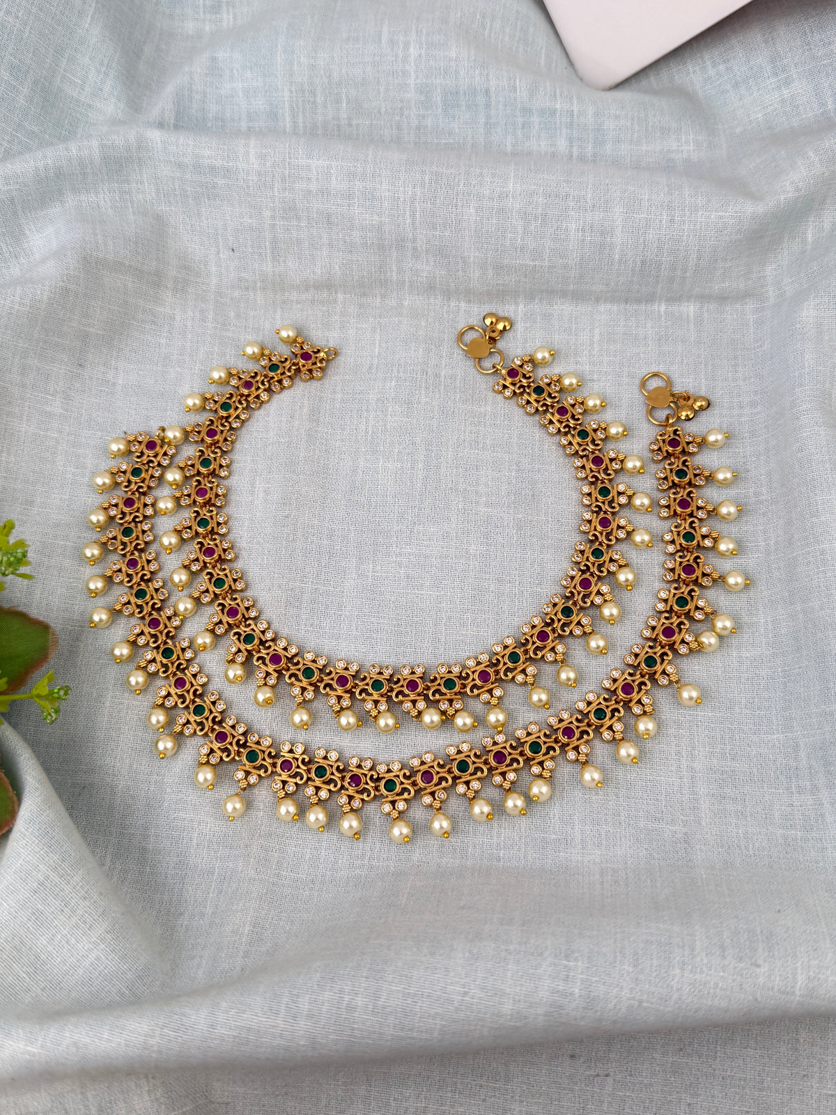 Elegant anklets for women