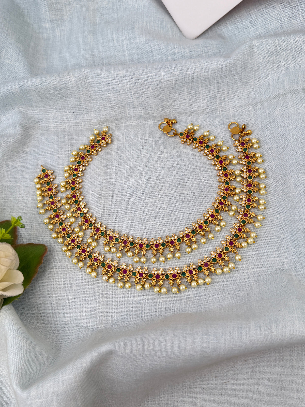 Elegant anklets for women
