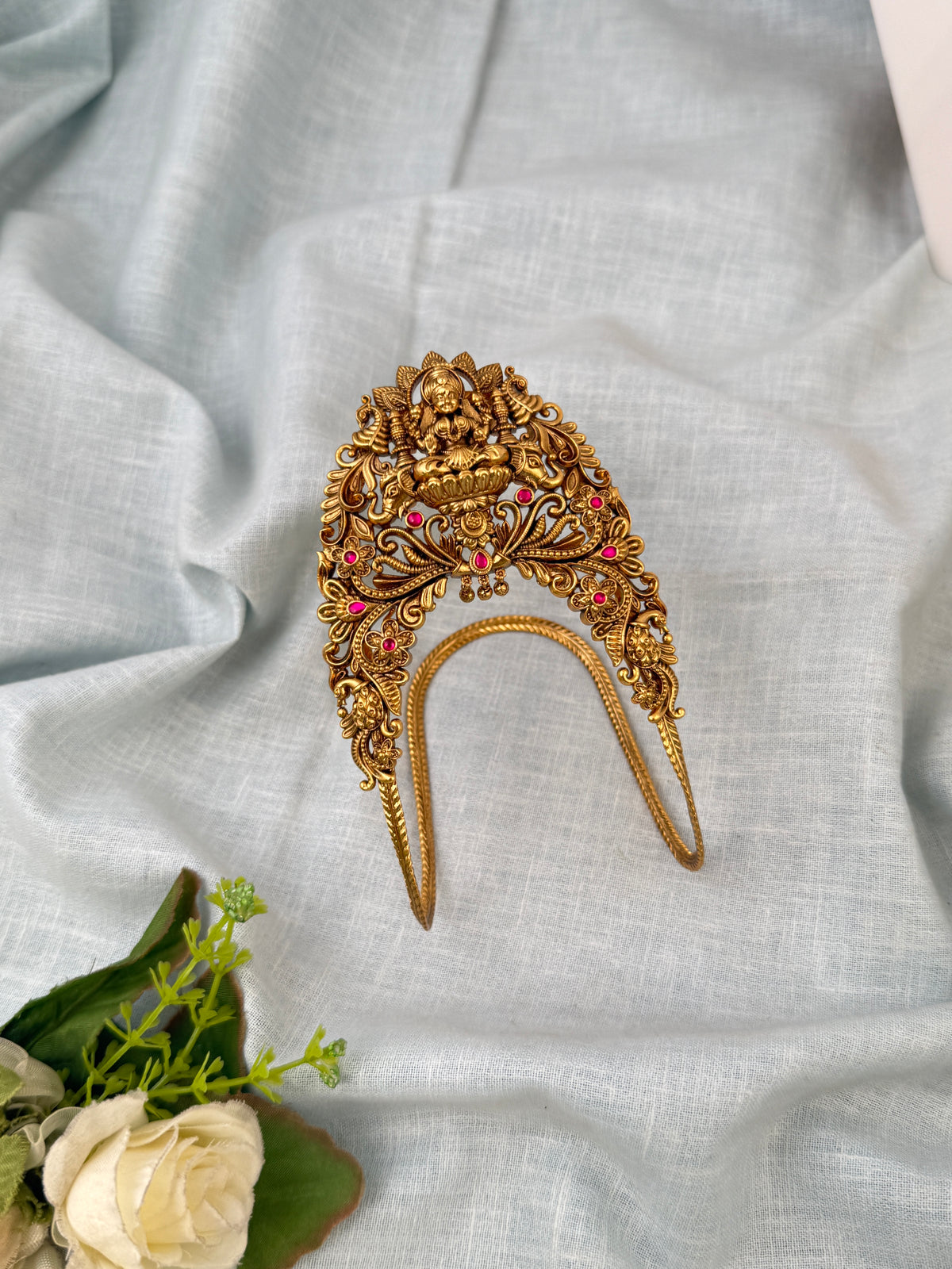 Traditional bridal Vanki armlet for women