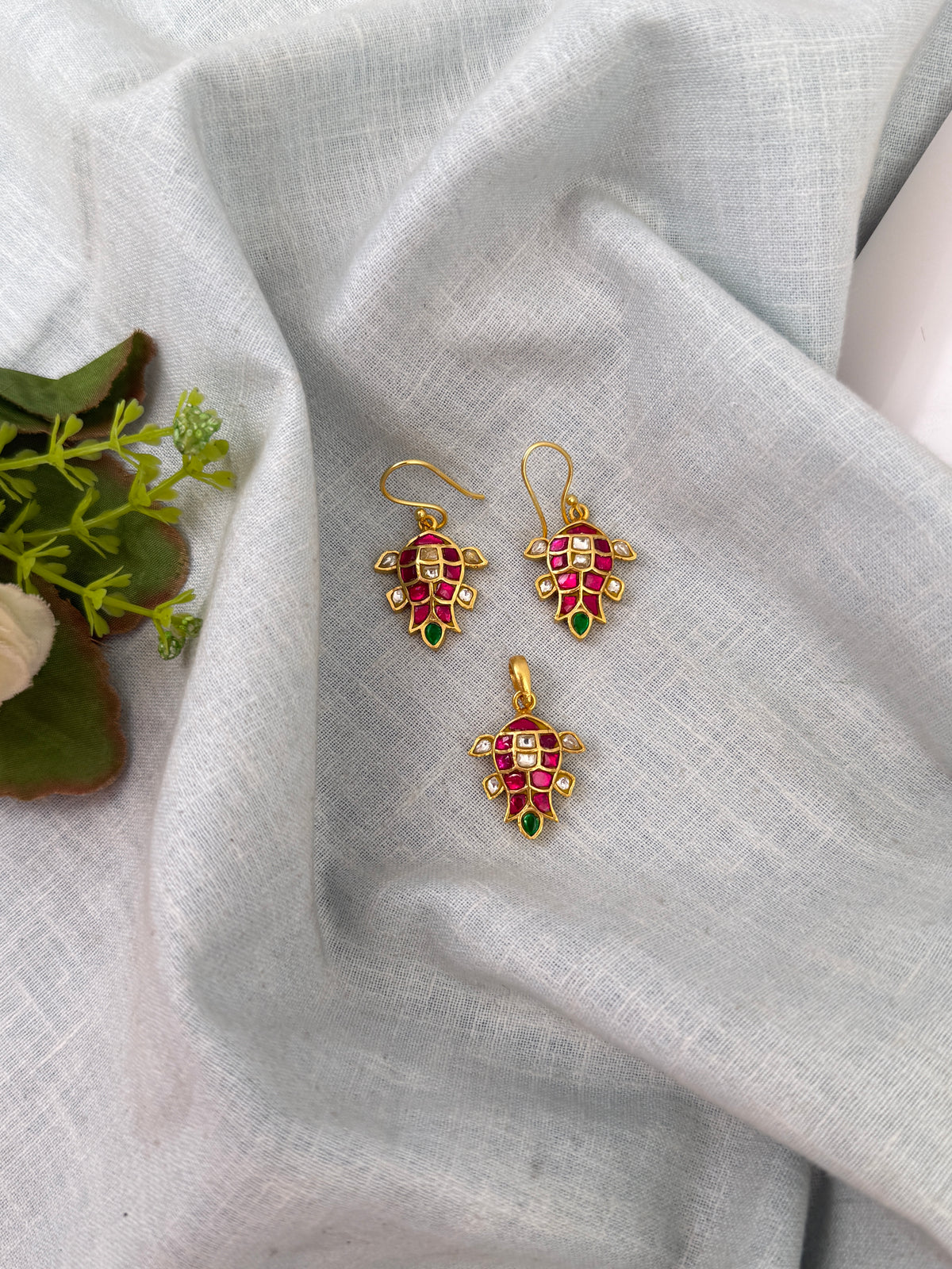 Traditional designer pendants for women