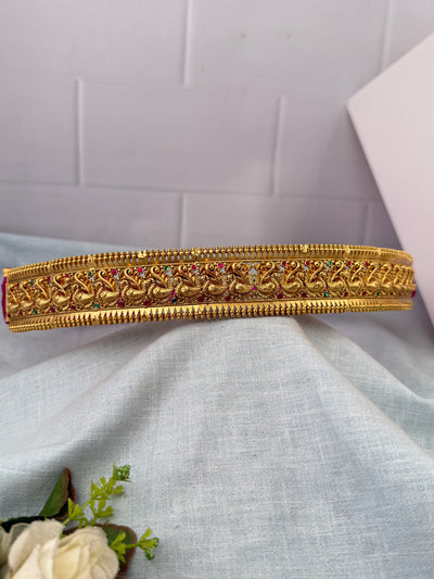 Traditional bridal hip belt for women
