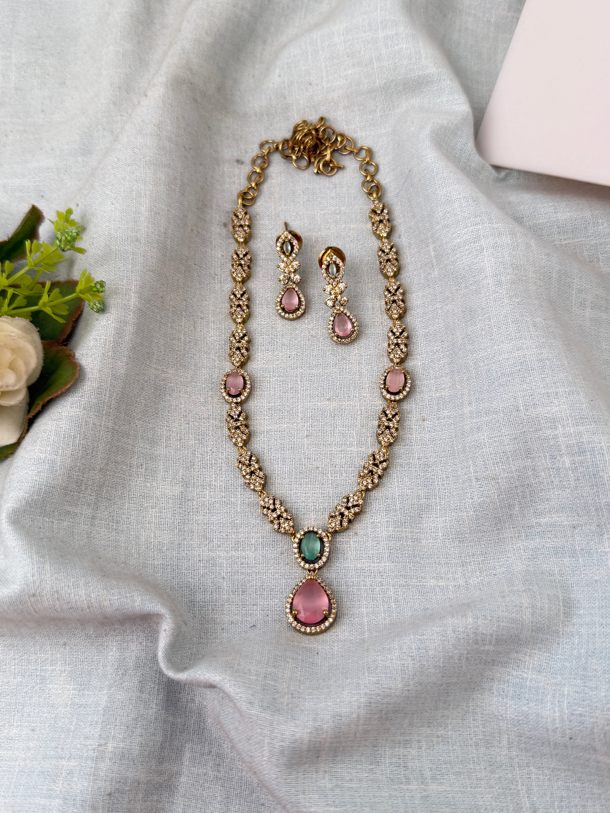 Victorian designer necklace for women