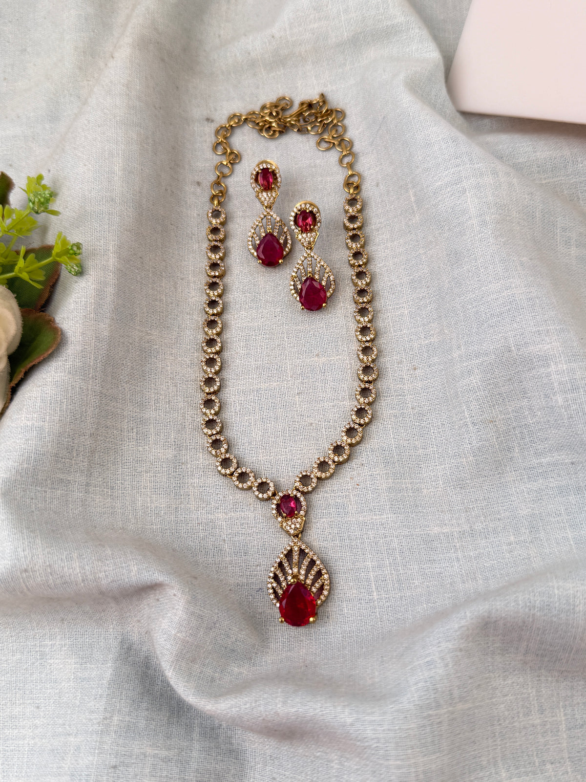 Victorian designer necklace for women