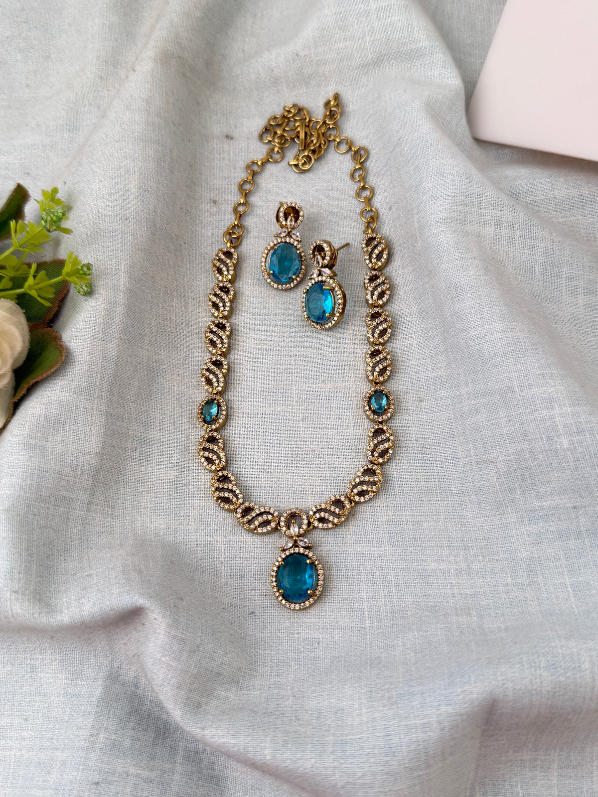 Victorian designer necklace for women