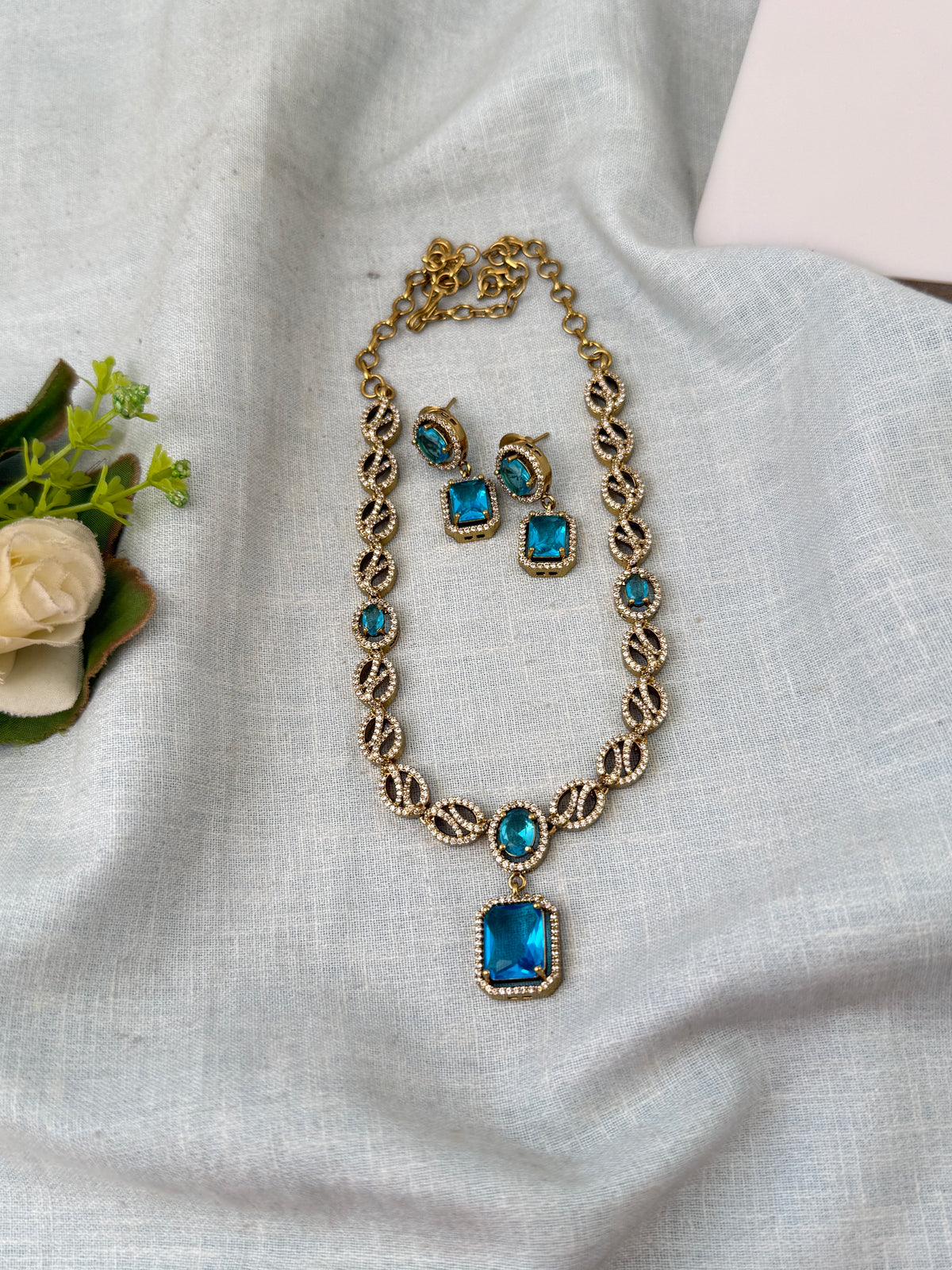 Victorian designer necklace for women