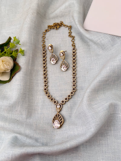 Victorian designer necklace for women